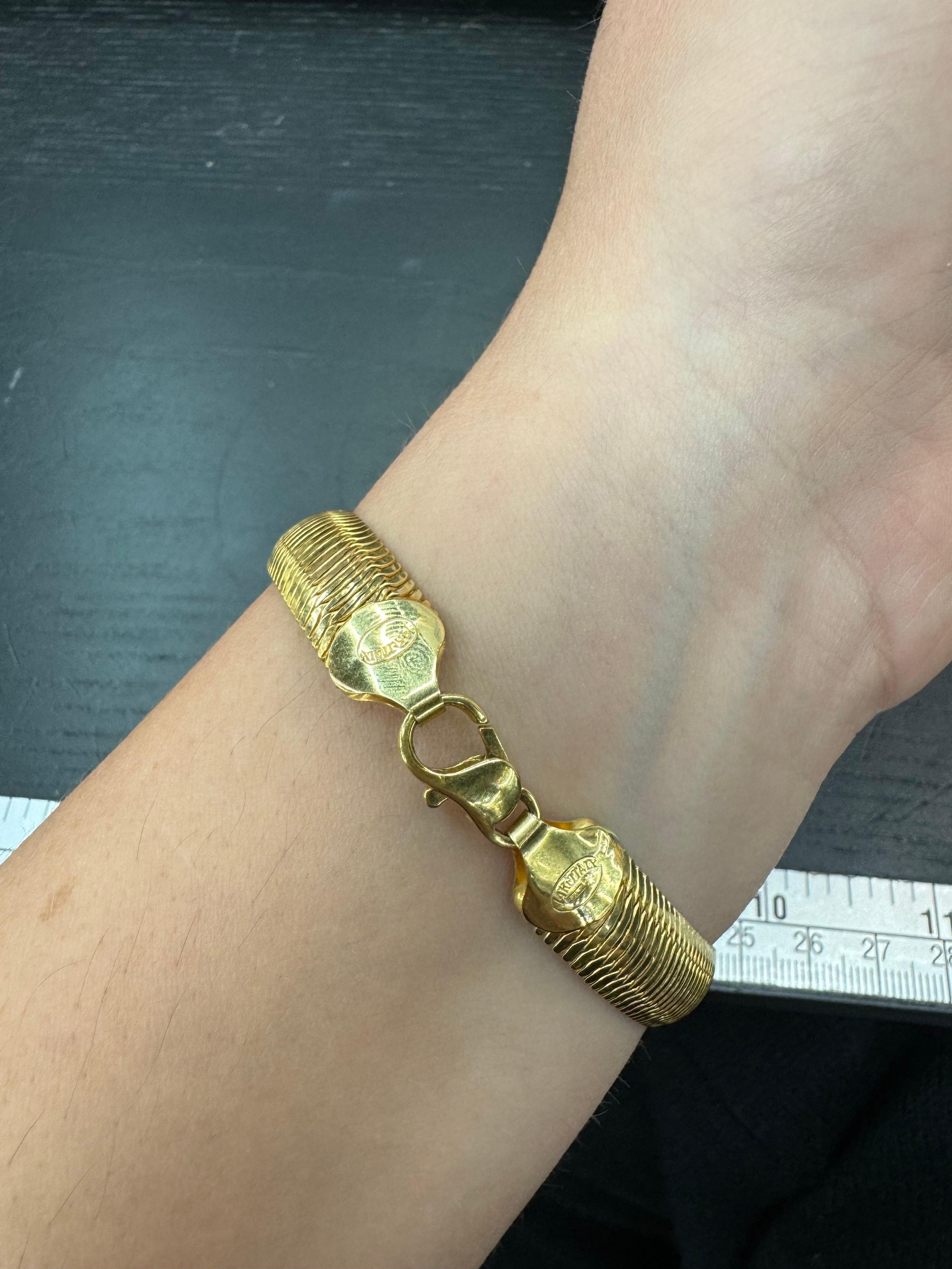 Bracelet à motif serpent en or jaune 14 carats 10,2 grammes, fabriqué en Italie en vente 2