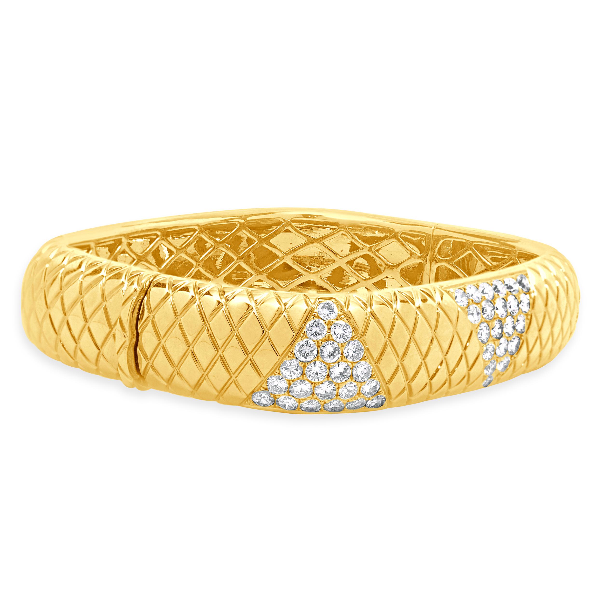 Round Cut 14 Karat Yellow Gold Snake Skin Textured Diamond Squared Bangle Bracelet For Sale