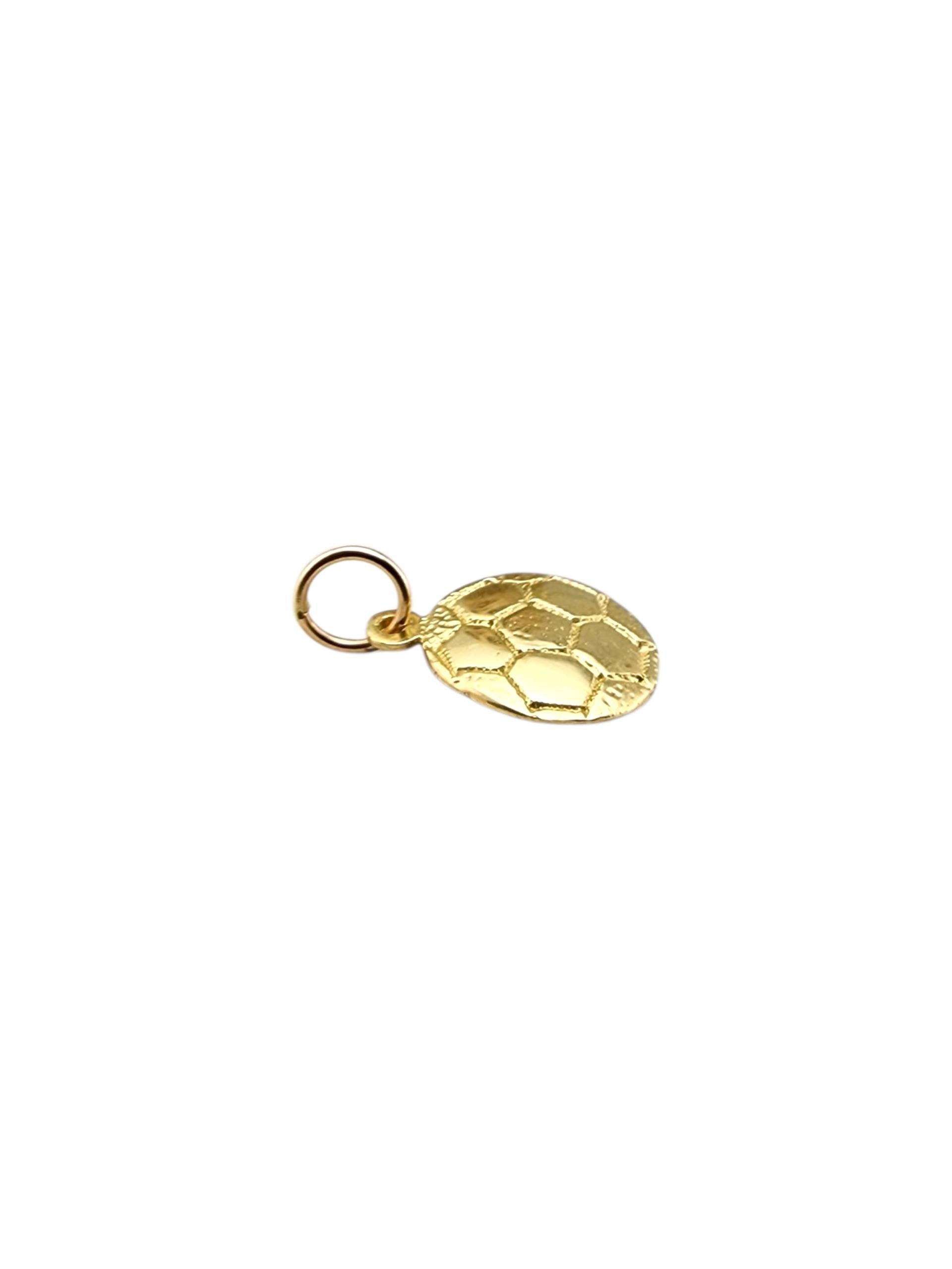 Charm a forma di pallone da calcio in oro giallo 14 carati #22801 In condizioni buone in vendita a Washington Depot, CT