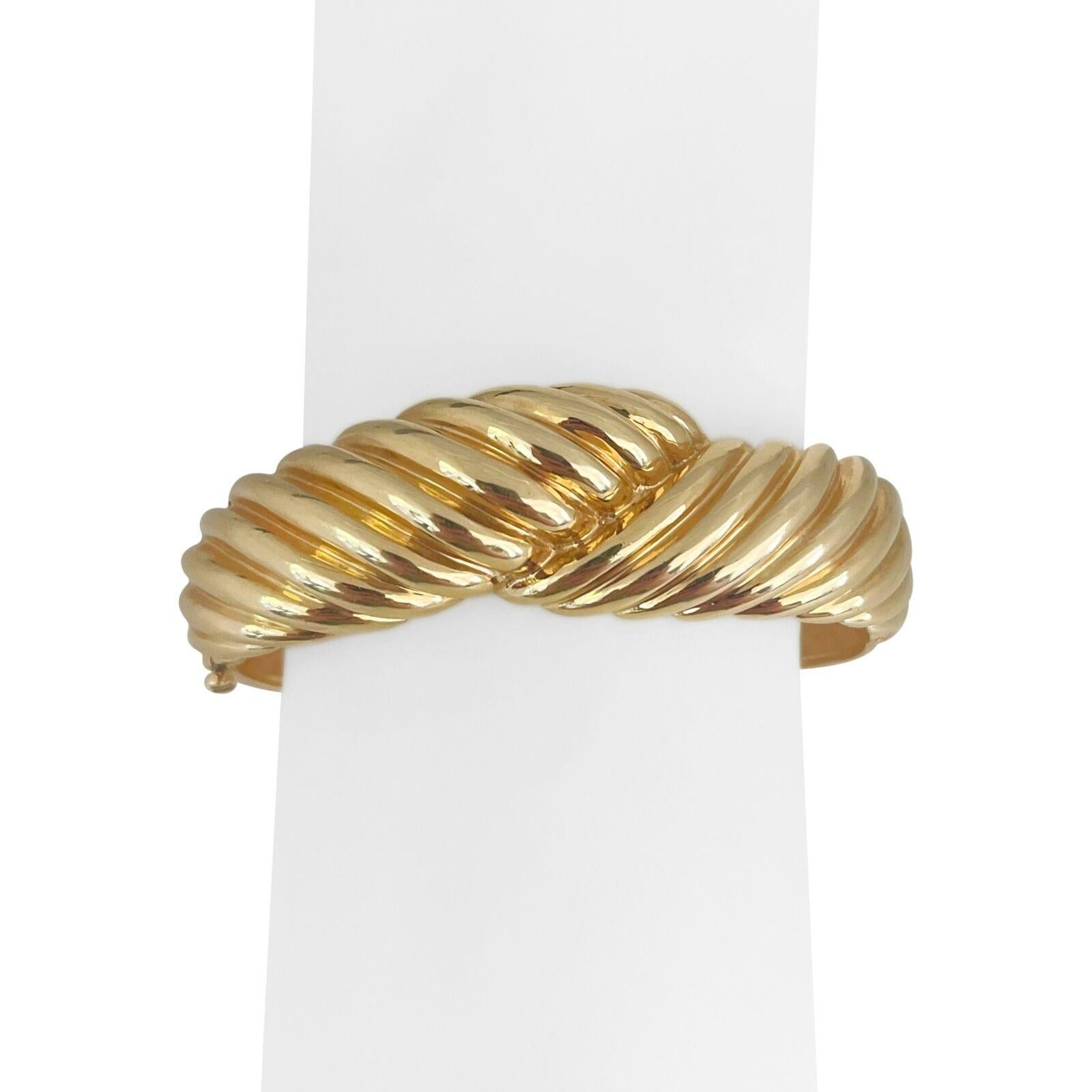 14 Karat Yellow Gold Solid Heavy Graduated Fancy Ribbed Bangle Bracelet  For Sale 3