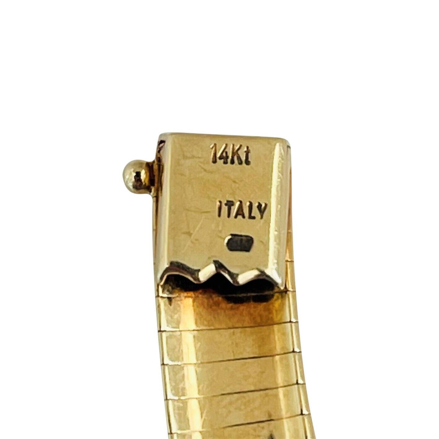 14 Karat Yellow Gold Solid Heavy Ladies Omega Link Necklace, Italy 3