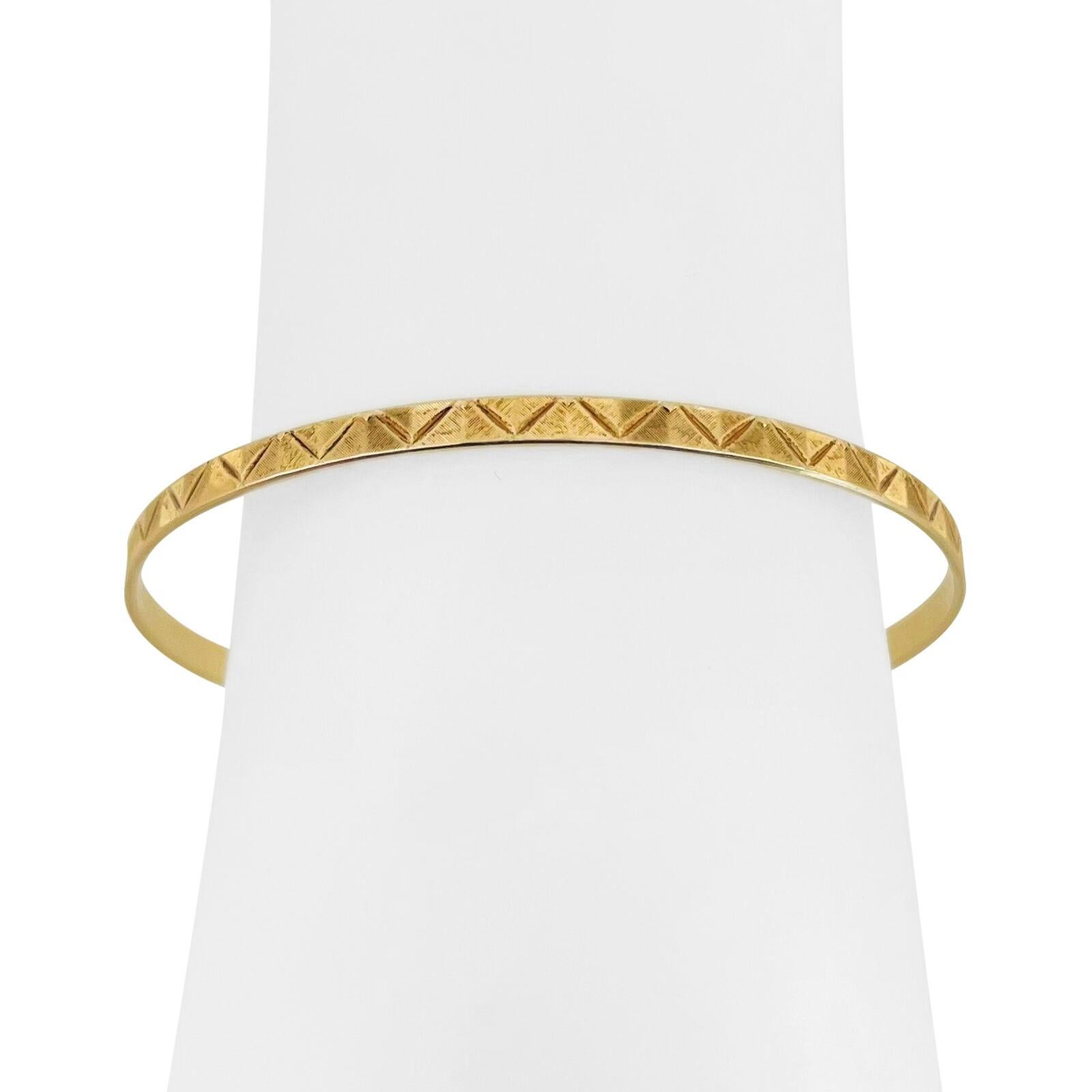 Armreif aus 14 Karat Gelbgold mit massivem Diamantschliff für Damen 2