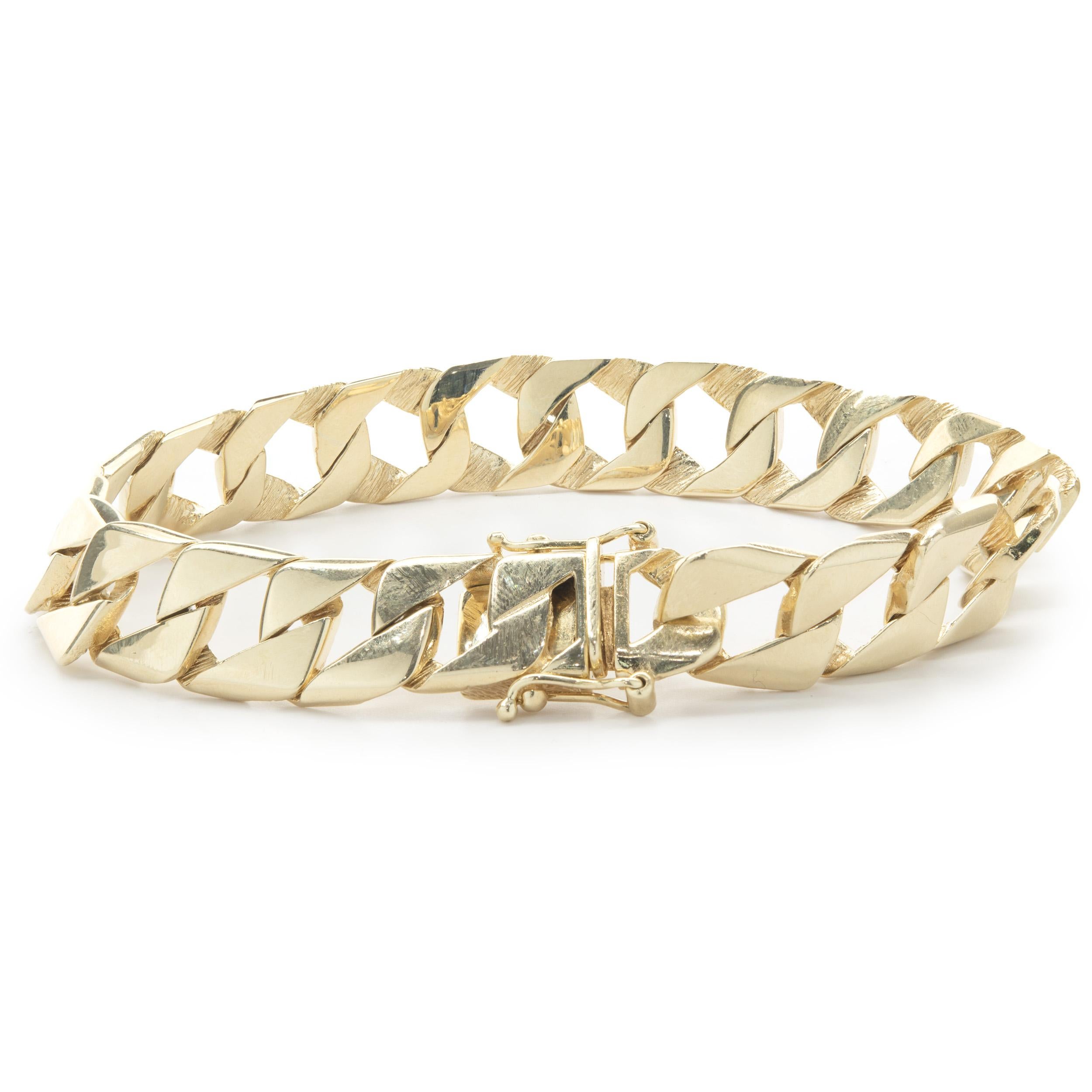 MATERIAL: 14K Gelbgold
Abmessungen: Das Armband passt an ein Handgelenk von bis zu 8 Zoll
Gewicht: 40,76 Gramm