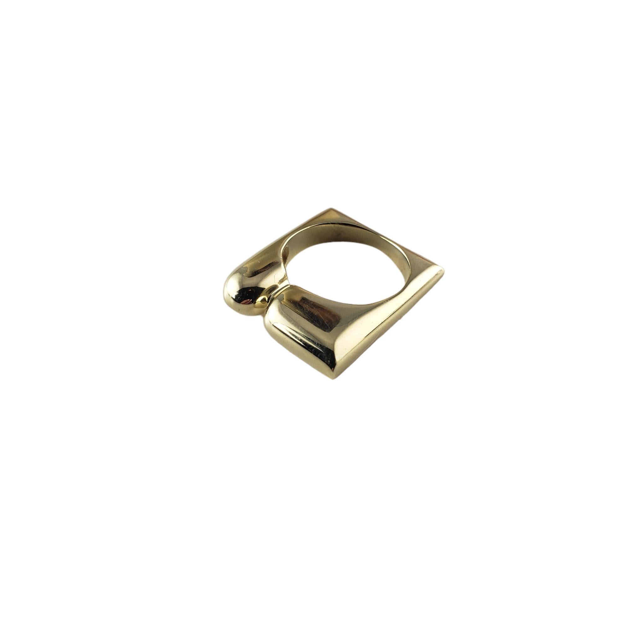 Vintage 14 Karat Yellow Gold Square Ring Size 4.5-

This unique square ring is crafted in meticulously detailed 14K yellow gold. Width: 6 mm. Shank: 2 mm.

Ring Size: 4.5

Weight: 8.9 gr./ 5.8 dwt.

Stamped: 14K

Very good condition, professionally