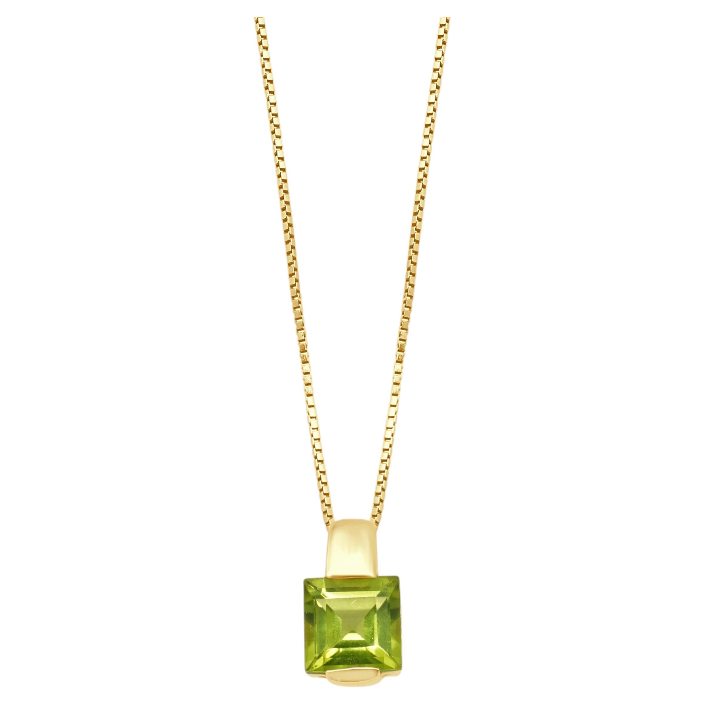 14 Karat Yellow Gold Square Step Peridot Necklace For Sale