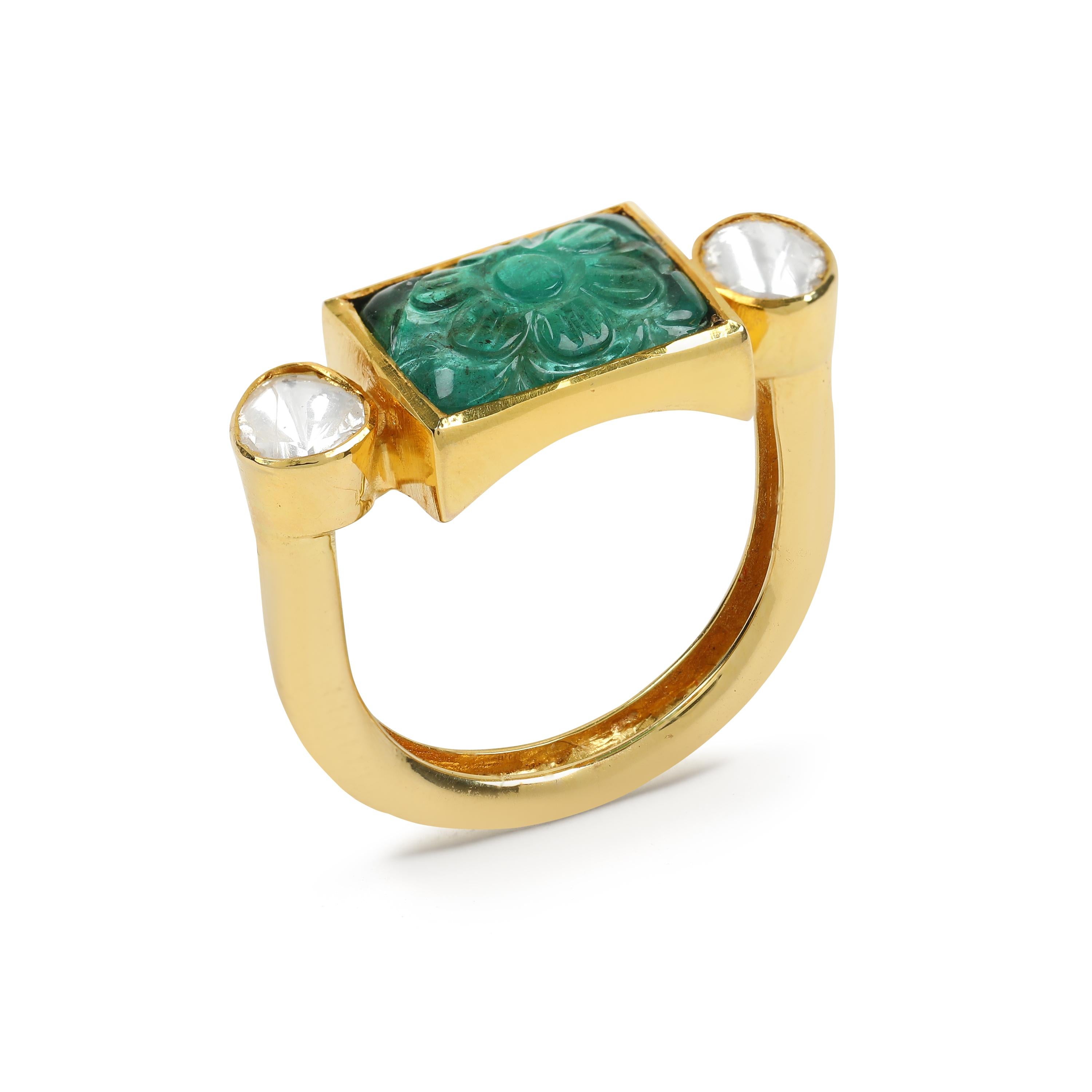 Contemporary 14 Karat Yellow Gold Square Stud Earrings with Uncut Diamonds and Emerald For Sale
