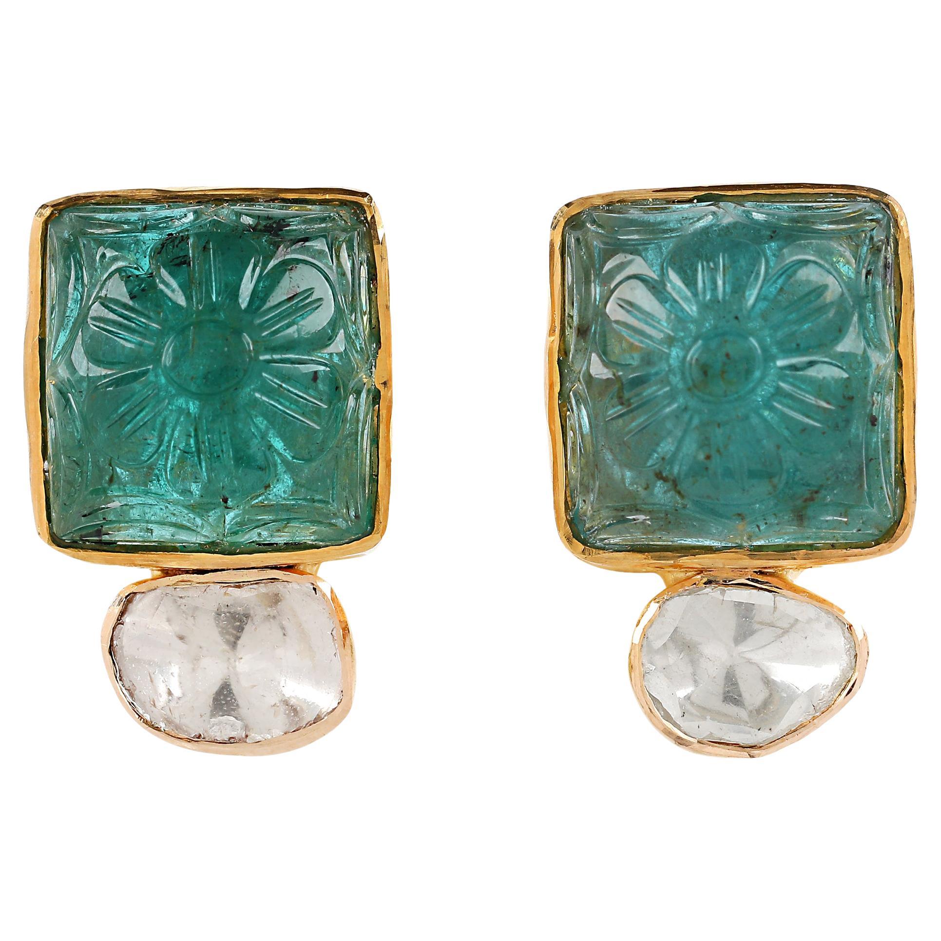 14 Karat Yellow Gold Square Stud Earrings with Uncut Diamonds and Emerald For Sale