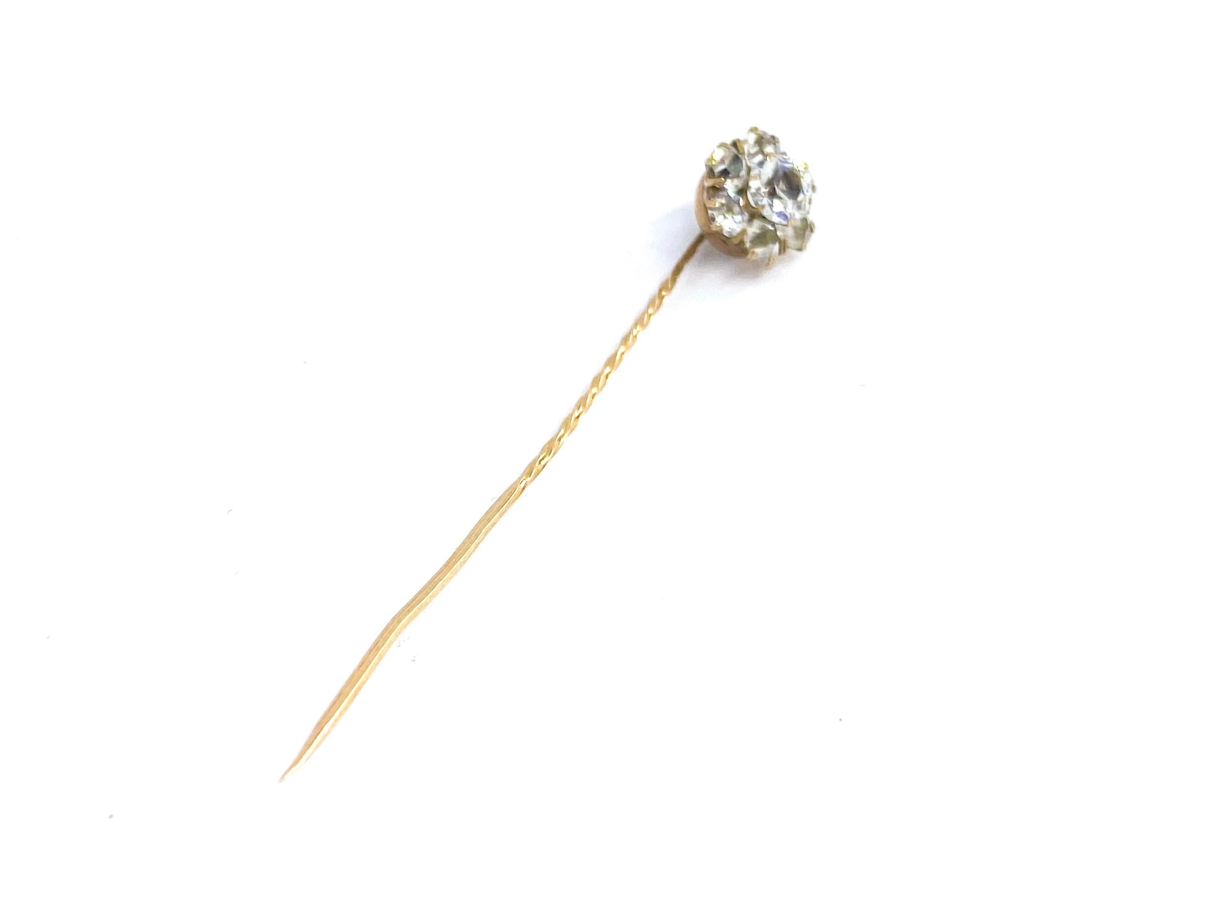 14 Karat Yellow Gold Stickpin. 56 Stamp Russia
Russian stamps are all partially visible.
56 gold. Head,? OW.
I don't know which stones, not Diamonds.
Needle a little bent, we have not straightened.