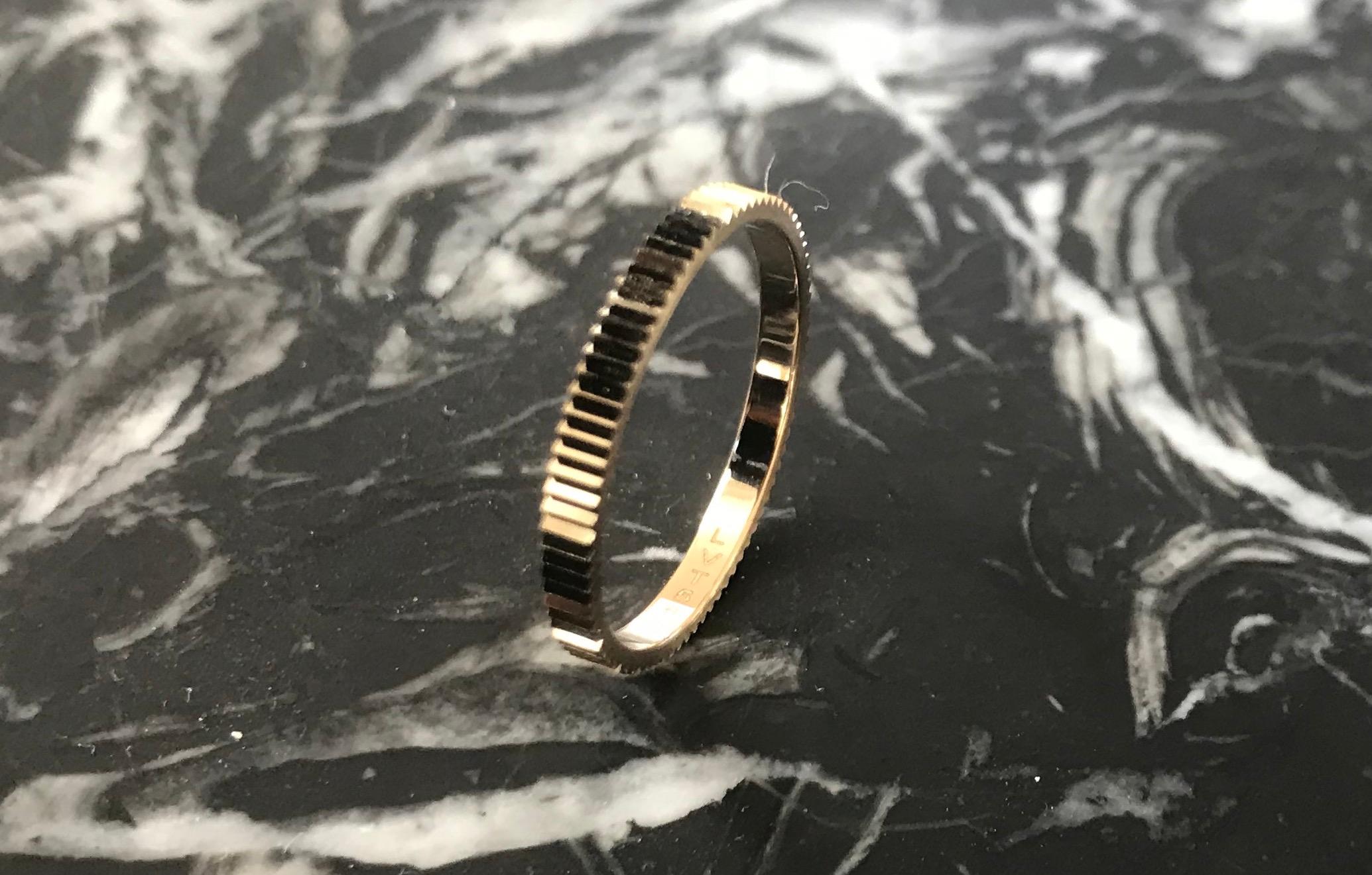 Women's or Men's 14 Karat Yellow Gold Structured Sparkling Band Ring For Sale