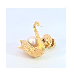 14 Karat Yellow Gold Swan Tie Tack with Pearl