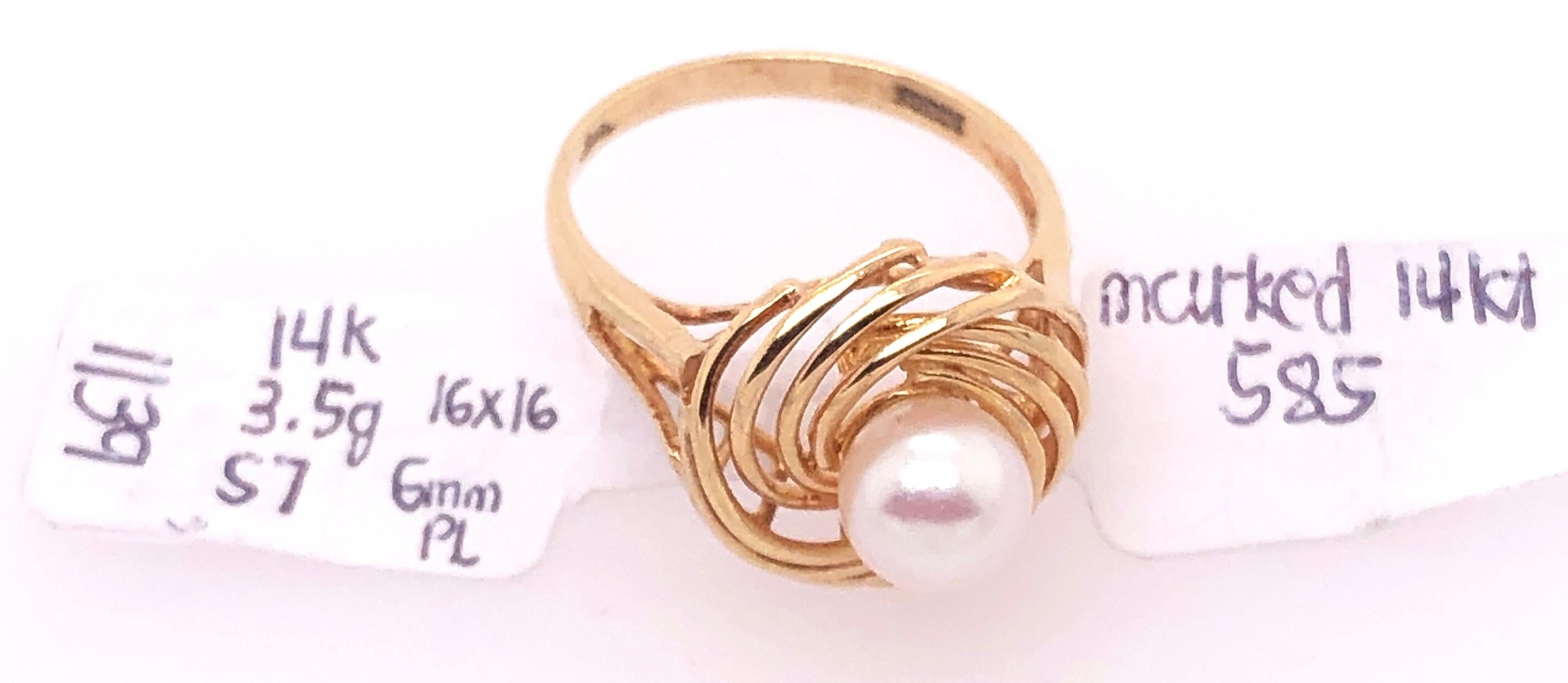 14 Karat Yellow Gold Swirl Pearl Ring For Sale 3
