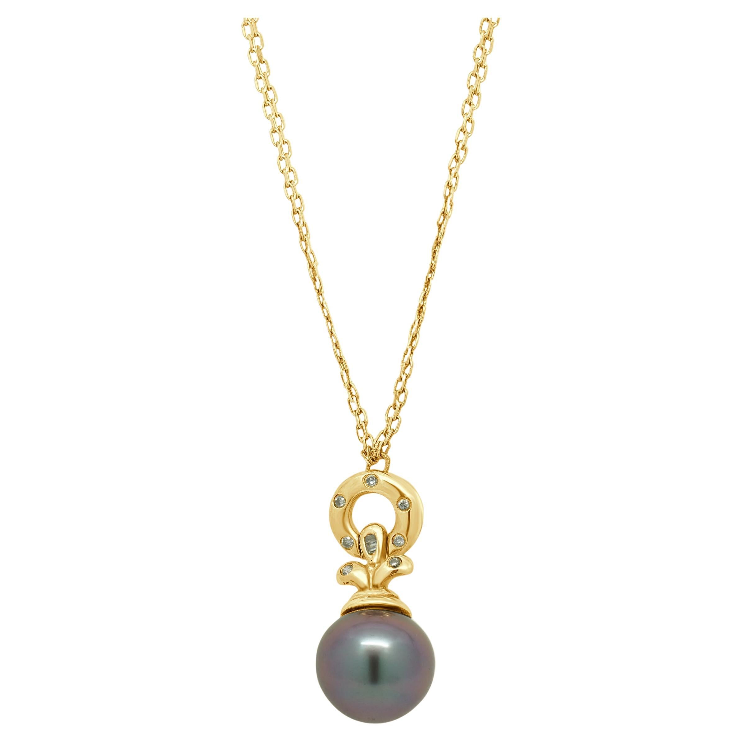14 Karat Yellow Gold Tahitian Pearl and Diamond Necklace