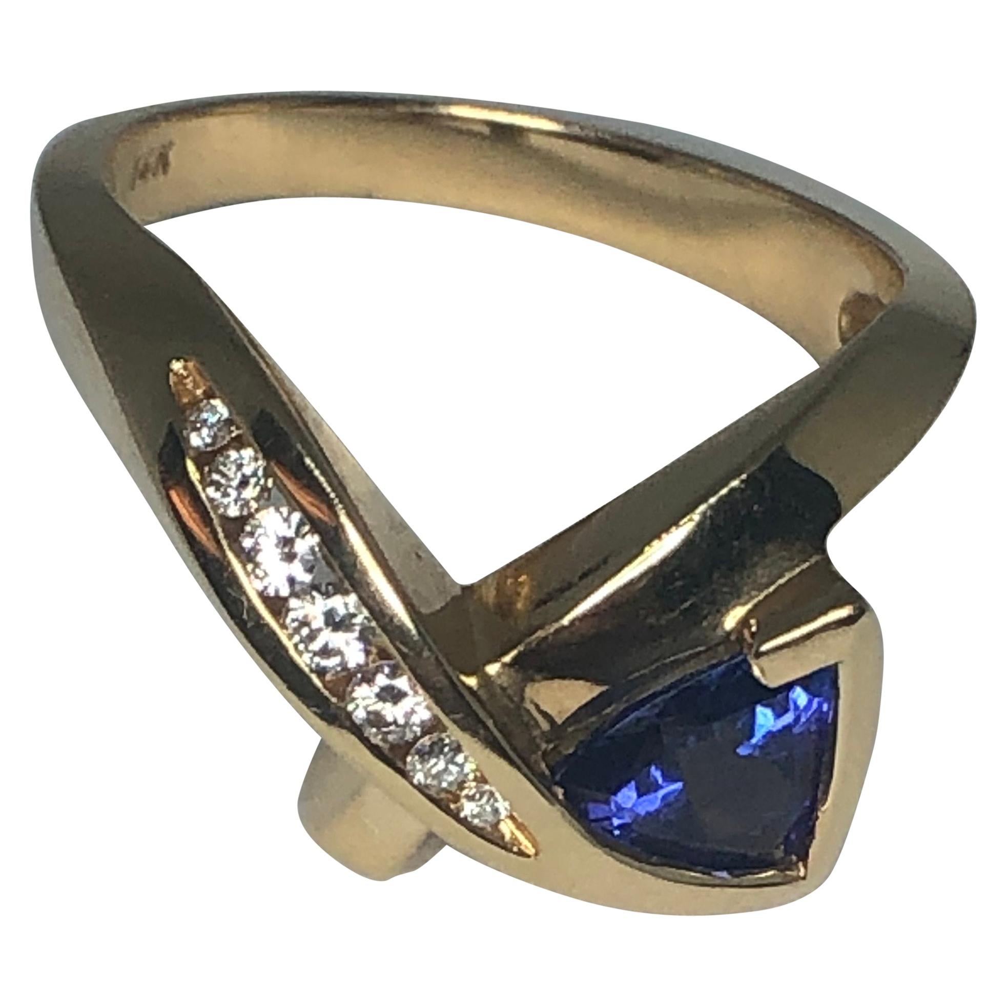 14 Karat Yellow Gold Tanzanite and Diamond Ring by Aurum For Sale