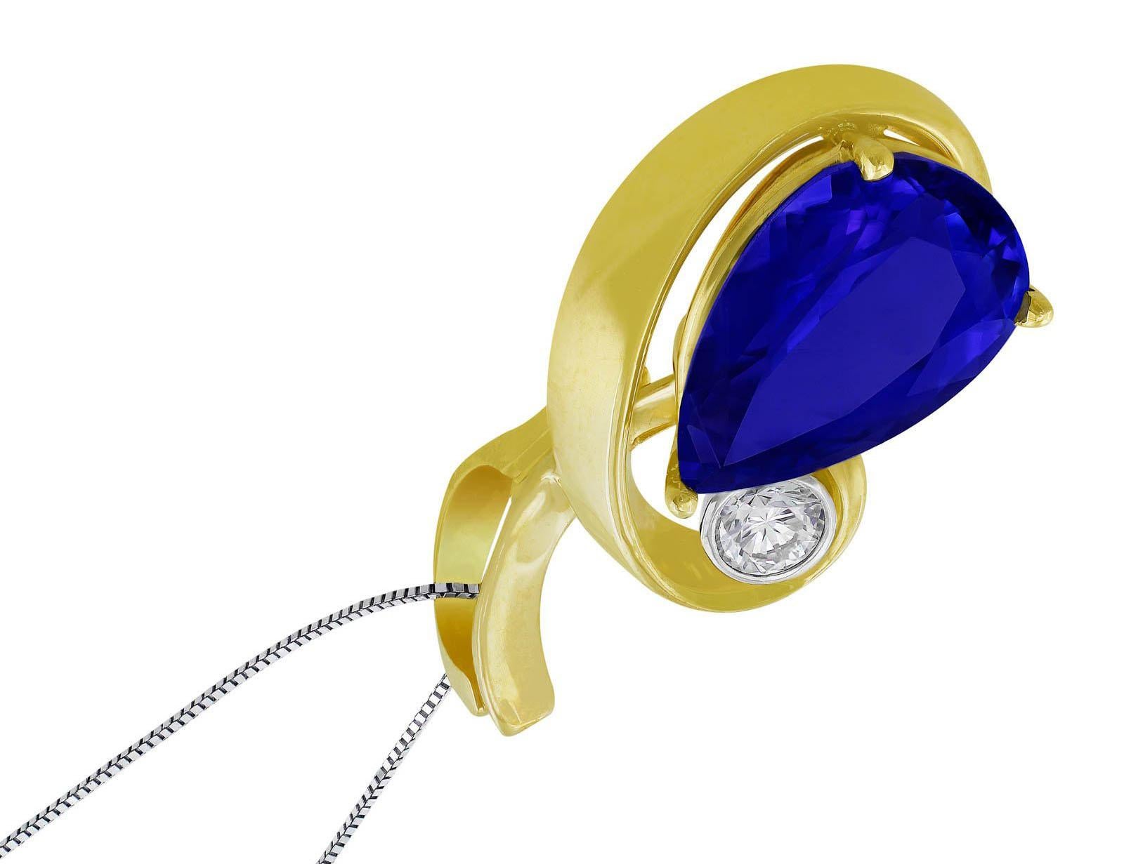 Pear Cut 14 Karat Yellow Gold Tanzanite Pendant Necklace For Sale