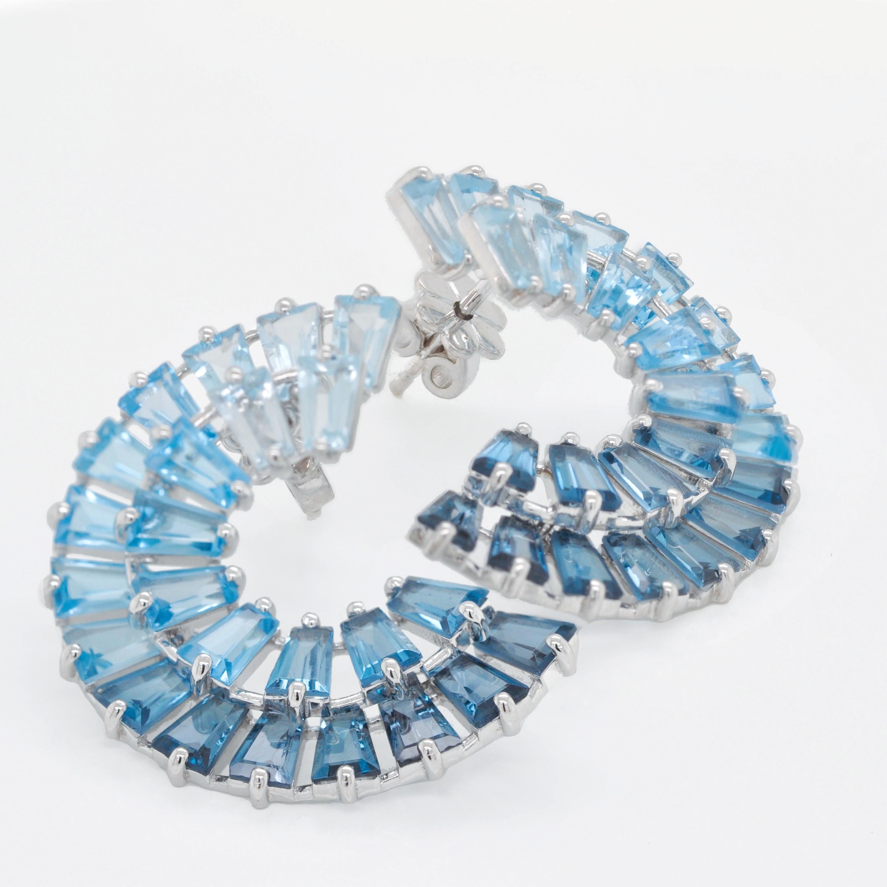 14K Handcrafted White Gold Tapered Baguette Blue Topaz Pendant Stud Earrings Set For Sale 4
