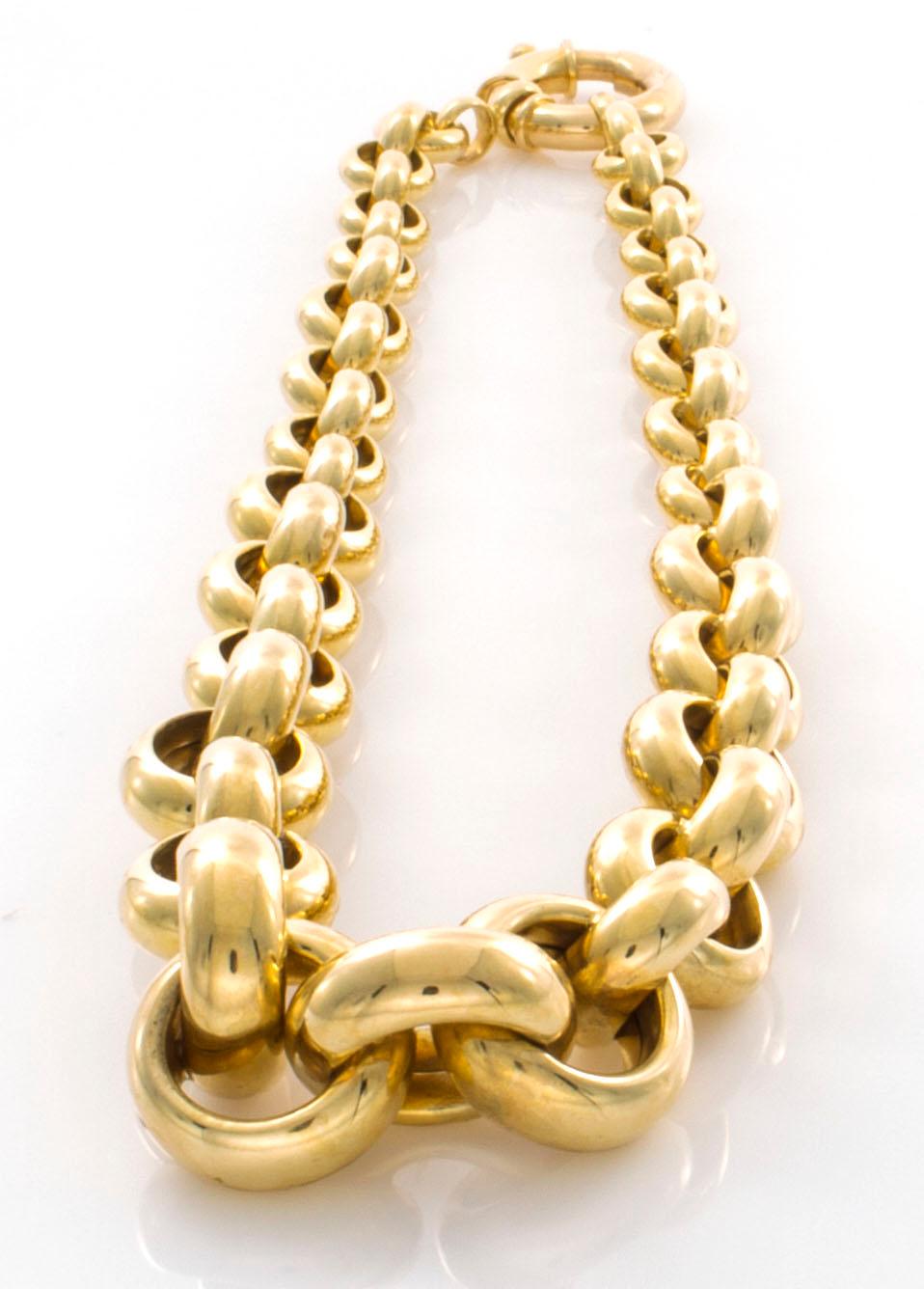 14 Karat Yellow Gold Tapered Circle Link Necklace In Excellent Condition For Sale In Mobile, AL
