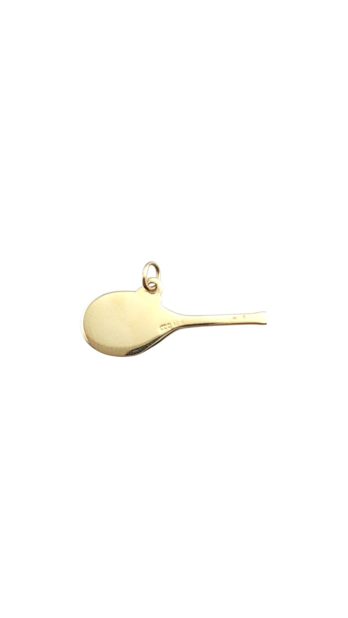 14 Karat Yellow Gold Tennis Raquet Charm-

Sporty, detailed, and golden — this 14 karat yellow gold tennis racquet charm is perfect for tennis lovers and champions.

Size: 29.5 mm X 10.7 mm X 1.1 mm

Length with bale: 16.3 mm

Weight: 1.7 g / 1.1