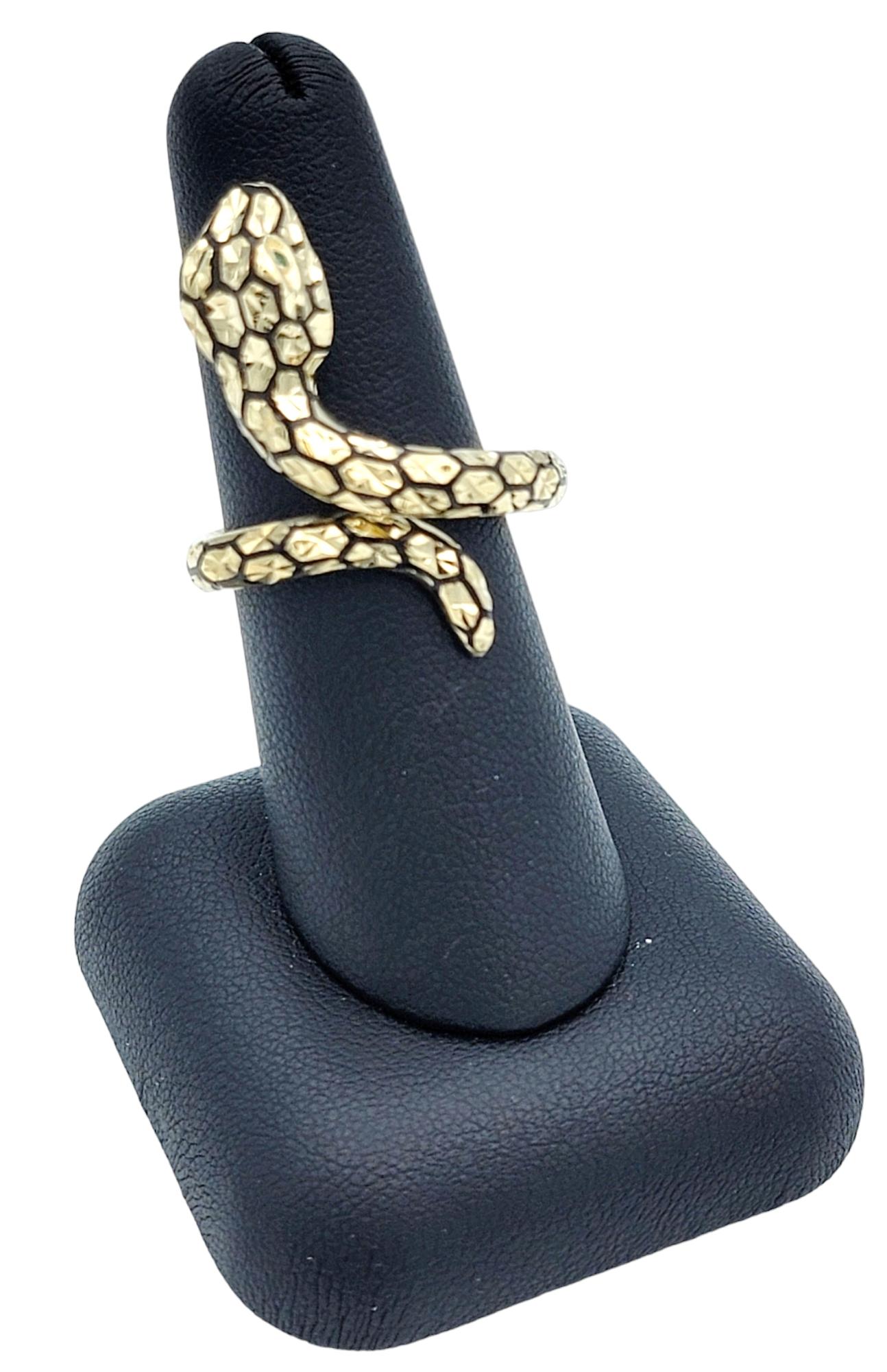14 Karat Yellow Gold Textured Bypass Style Snake Ring with Black Accent Scales For Sale 2