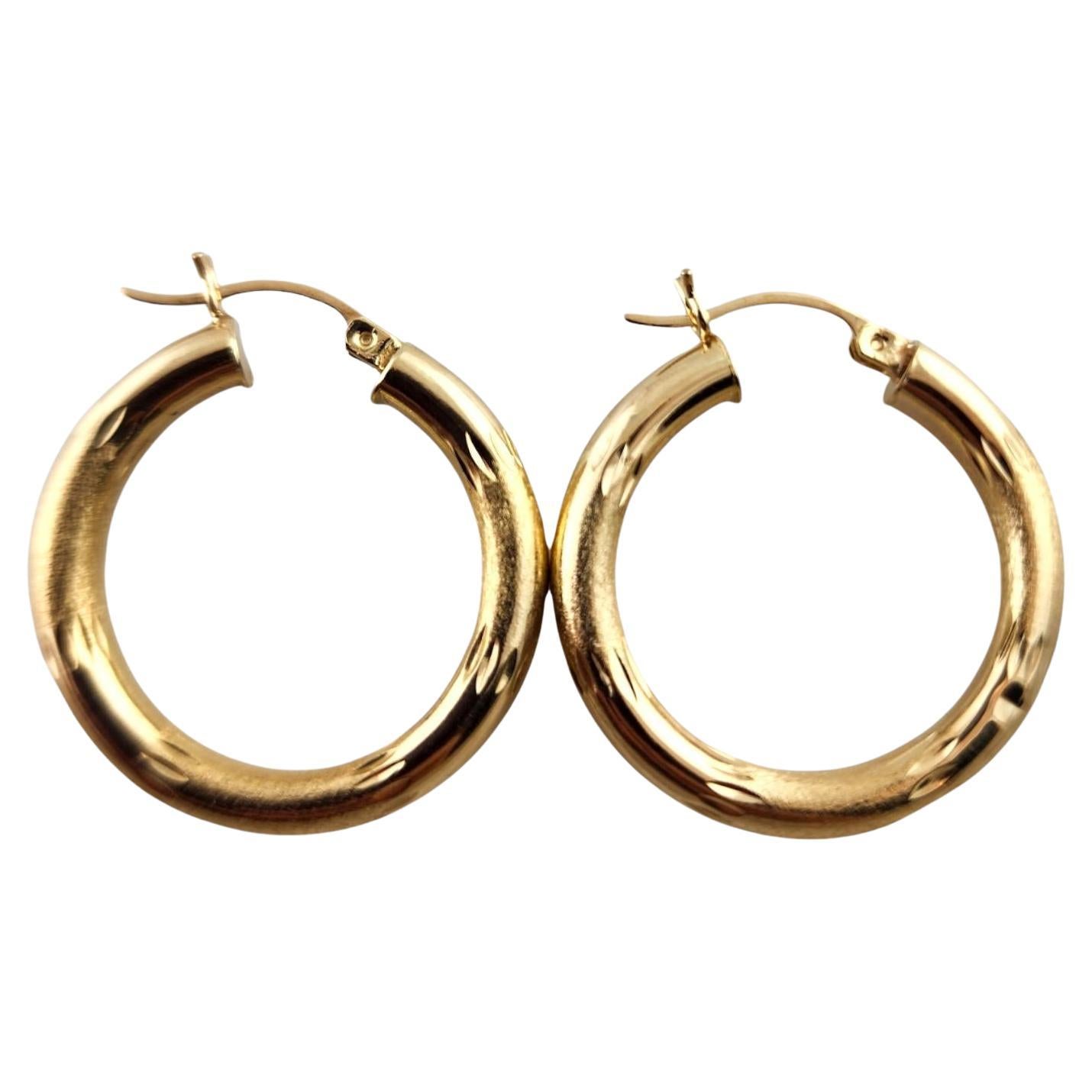 14 Karat Yellow Gold Textured Circle Hoop Earrings #19149 For Sale