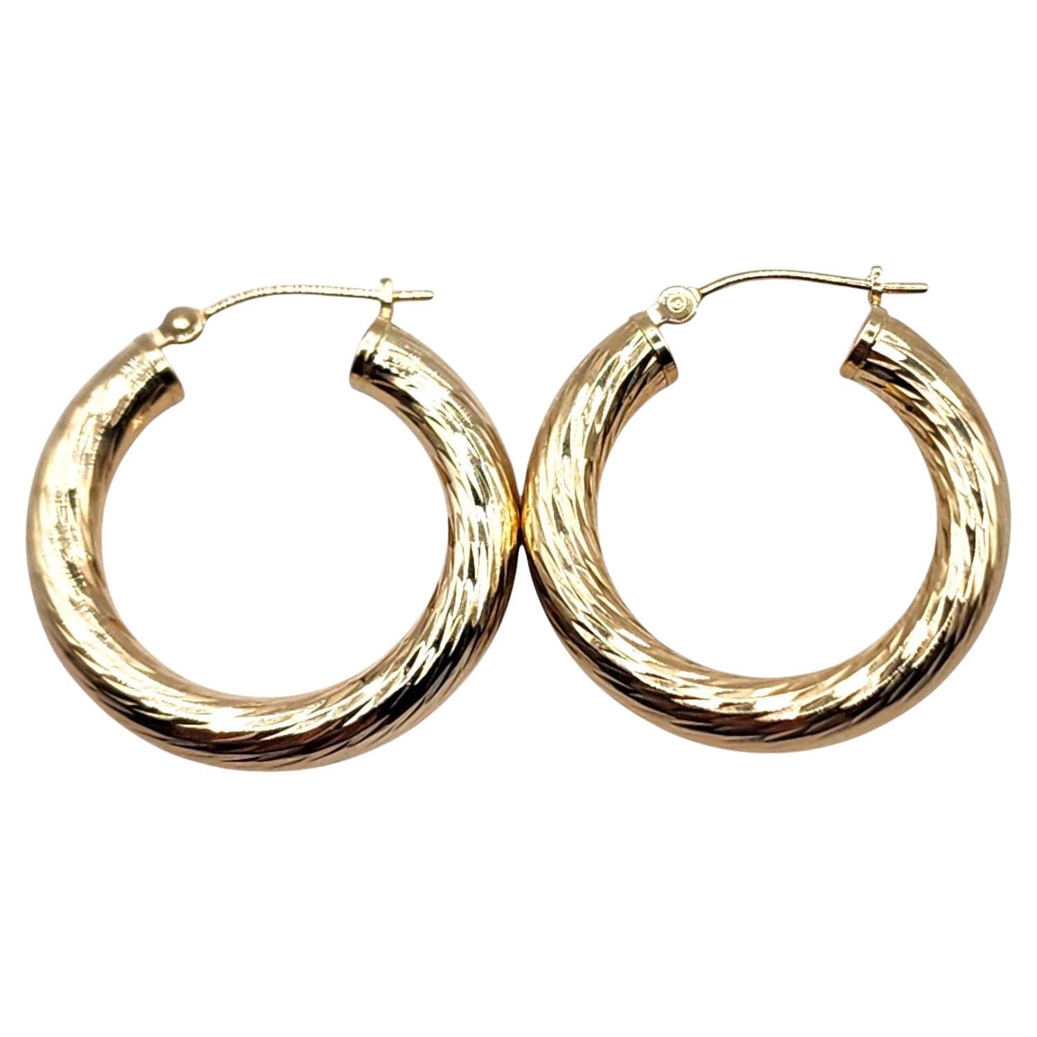14 Karat Yellow Gold Textured Circle Hoop Earrings #20468