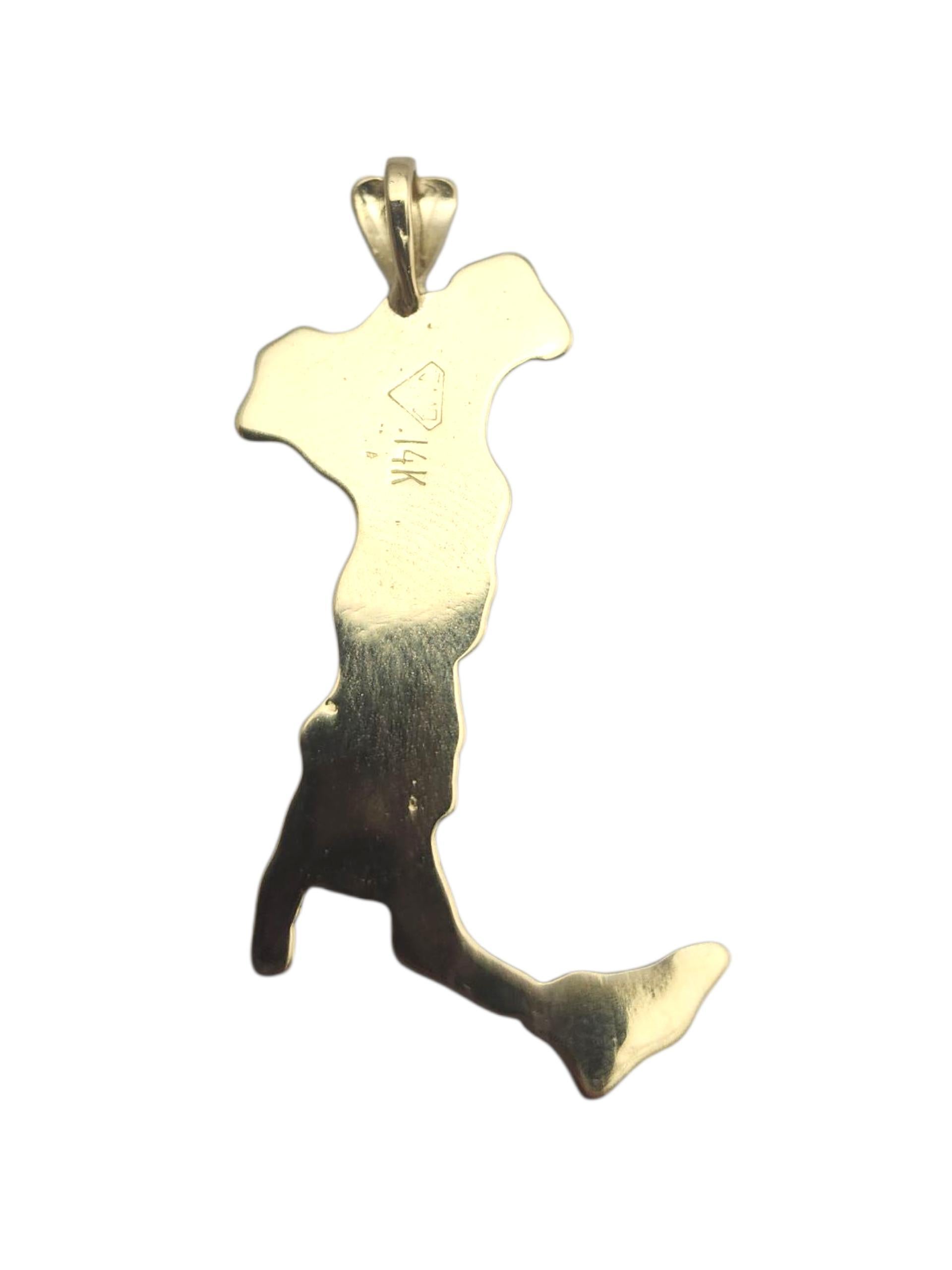 Colgante de oro amarillo de 14 quilates con textura País de Italia #23503 Contemporáneo en venta