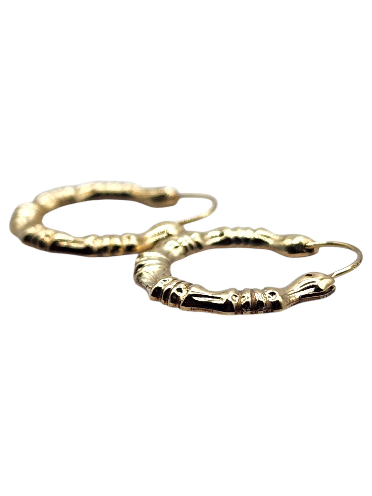 14 Karat Yellow Gold Textured Hoop Earrings #20462 In Good Condition For Sale In Washington Depot, CT