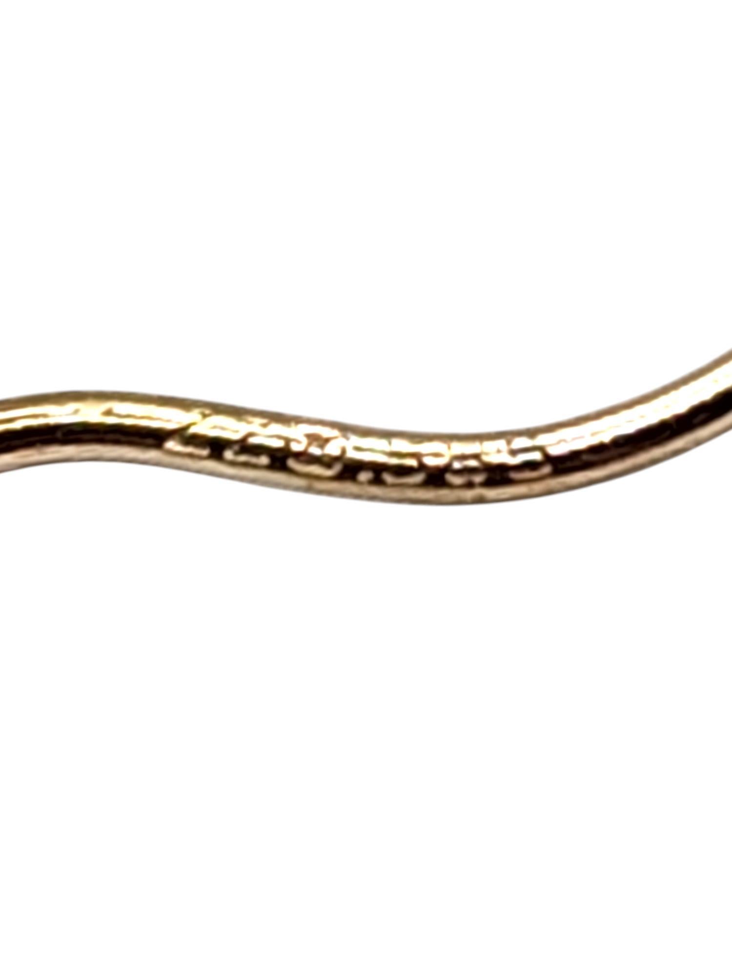 Créoles texturée en or jaune 14 carats n° 20479 en vente 3