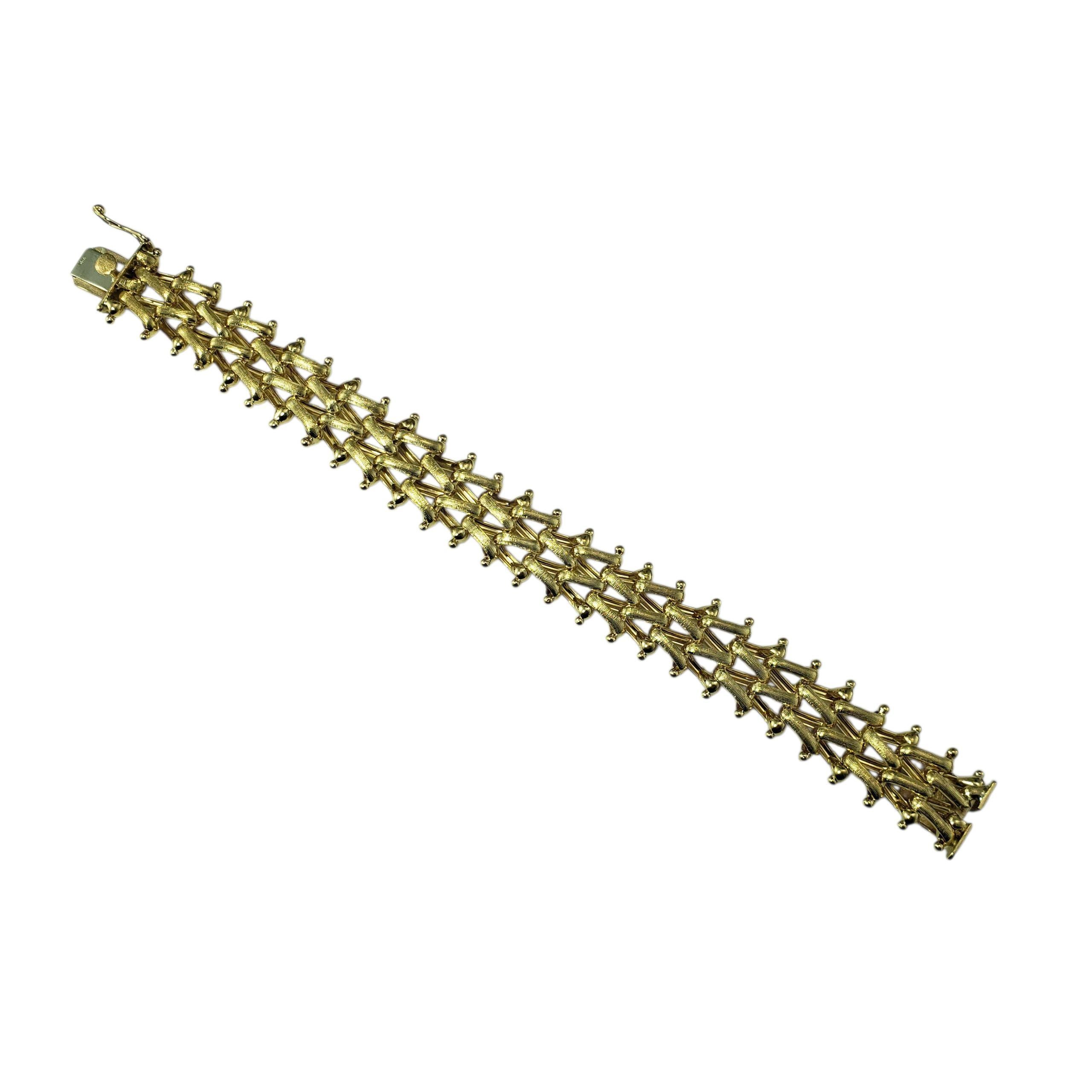 Pulsera de eslabones texturizados de oro amarillo de 14 quilates #22280 Contemporáneo en venta