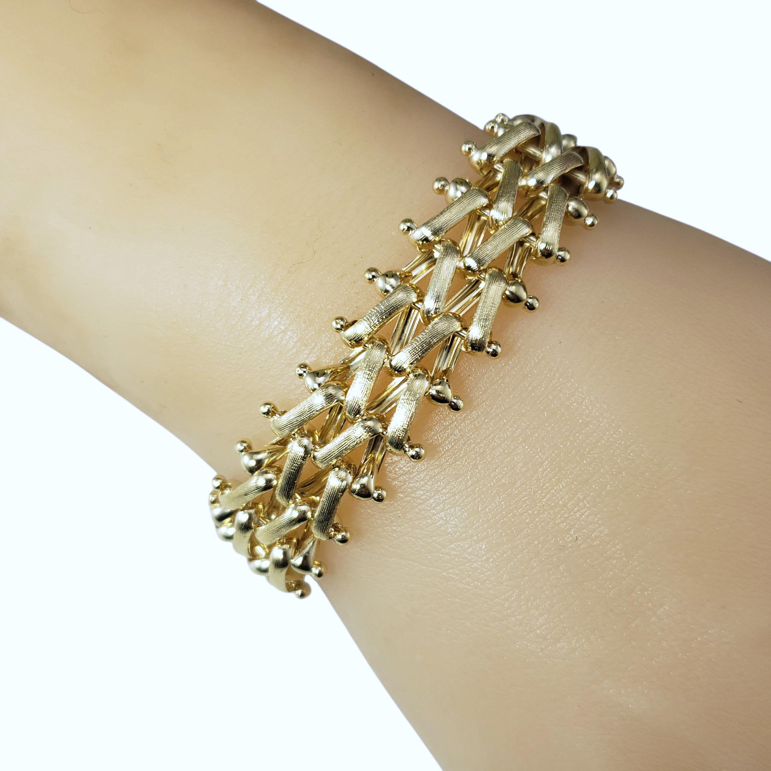 Pulsera de eslabones texturizados de oro amarillo de 14 quilates #22280 en venta 1