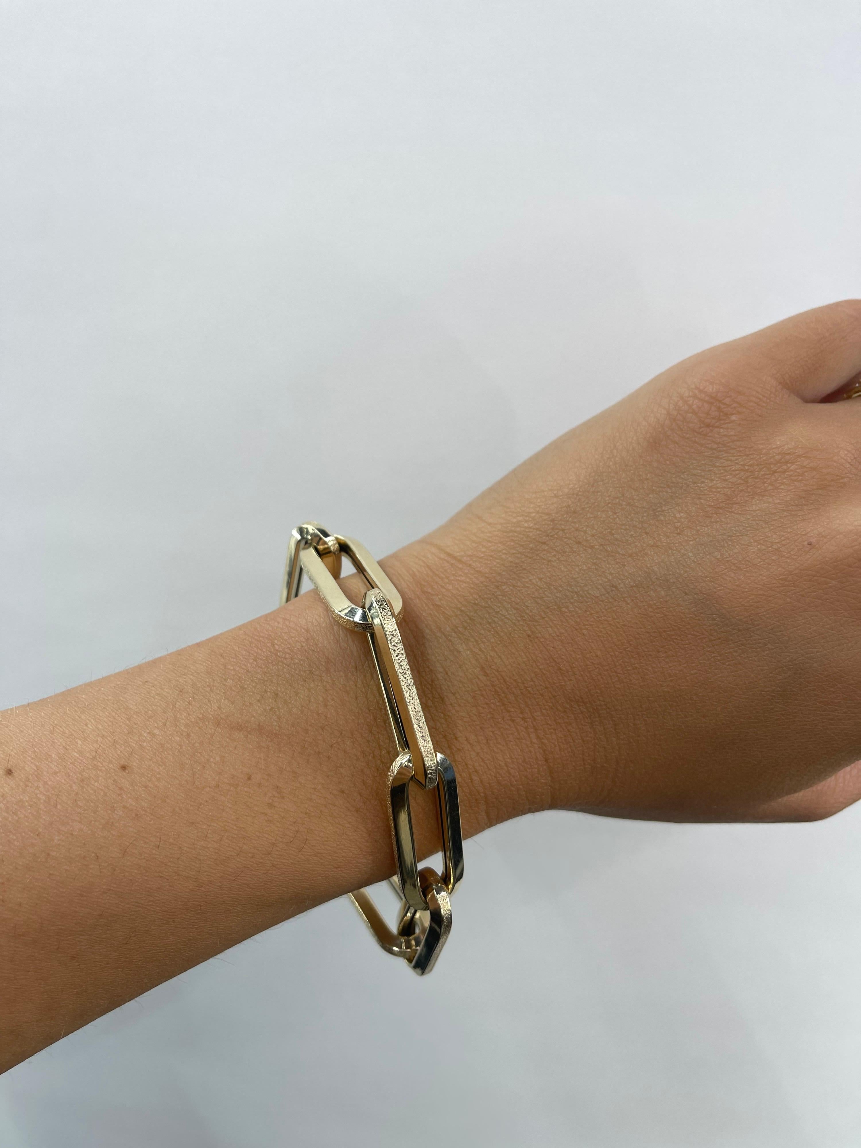 Modern 14 Karat Yellow Gold Textured Oversize Link Bracelet Made In Italy 11.23 Grams For Sale