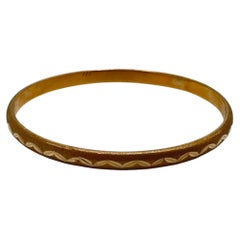 14 Karat Yellow Gold Thin Bangle, Diamond-cut Zig Zag Design, Satin Finish