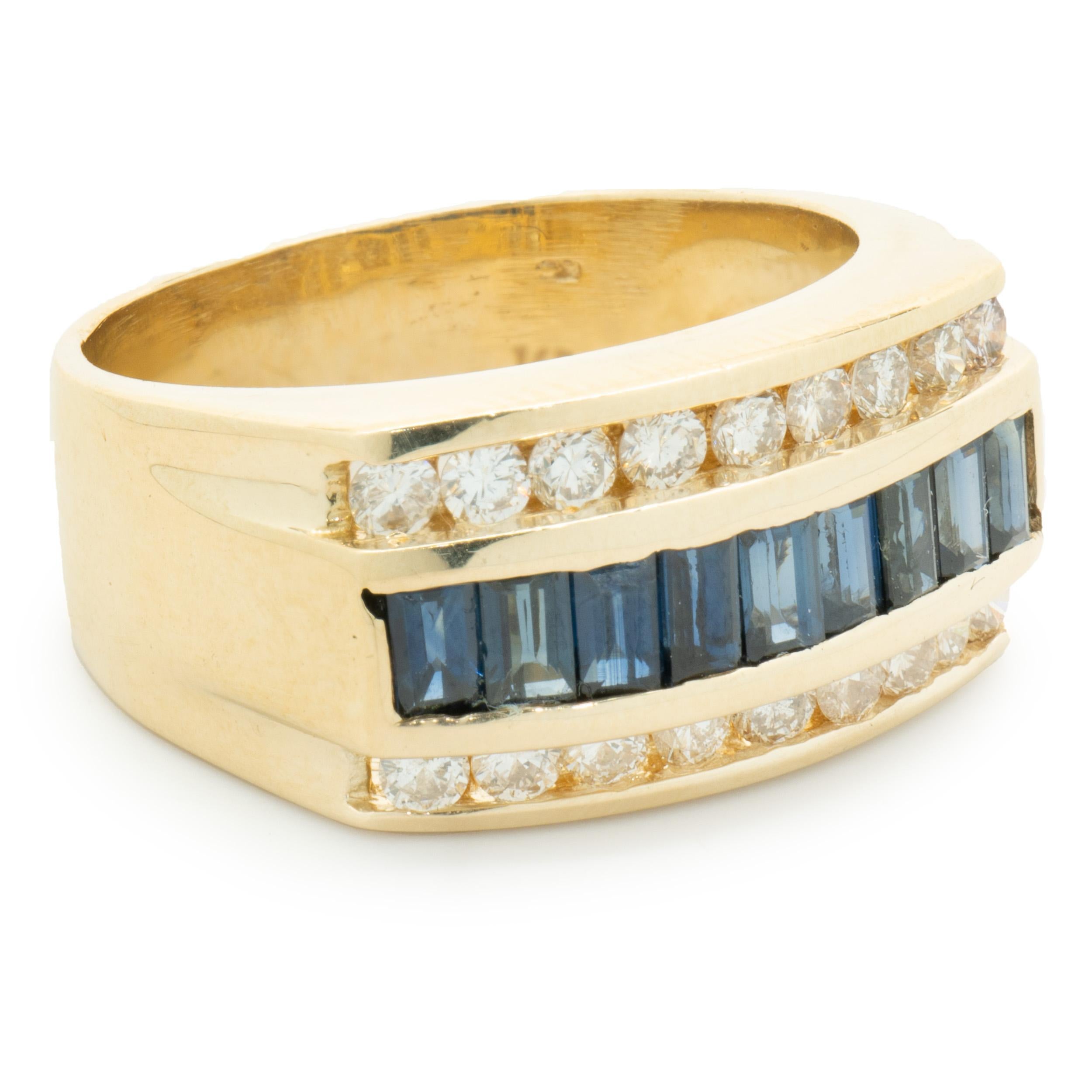 Designer: Sonderanfertigung
MATERIAL: 14K Gelbgold
Diamant: 18 runde Diamanten im Brillantschliff = 0,72cttw
Farbe: J
Klarheit: SI2
Saphir: 9 Baguetteschliff = 1,08cttw
Abmessungen: Die Ringspitze ist 10.9 mm breit.
Ringgröße: 9.25 (bitte erlauben