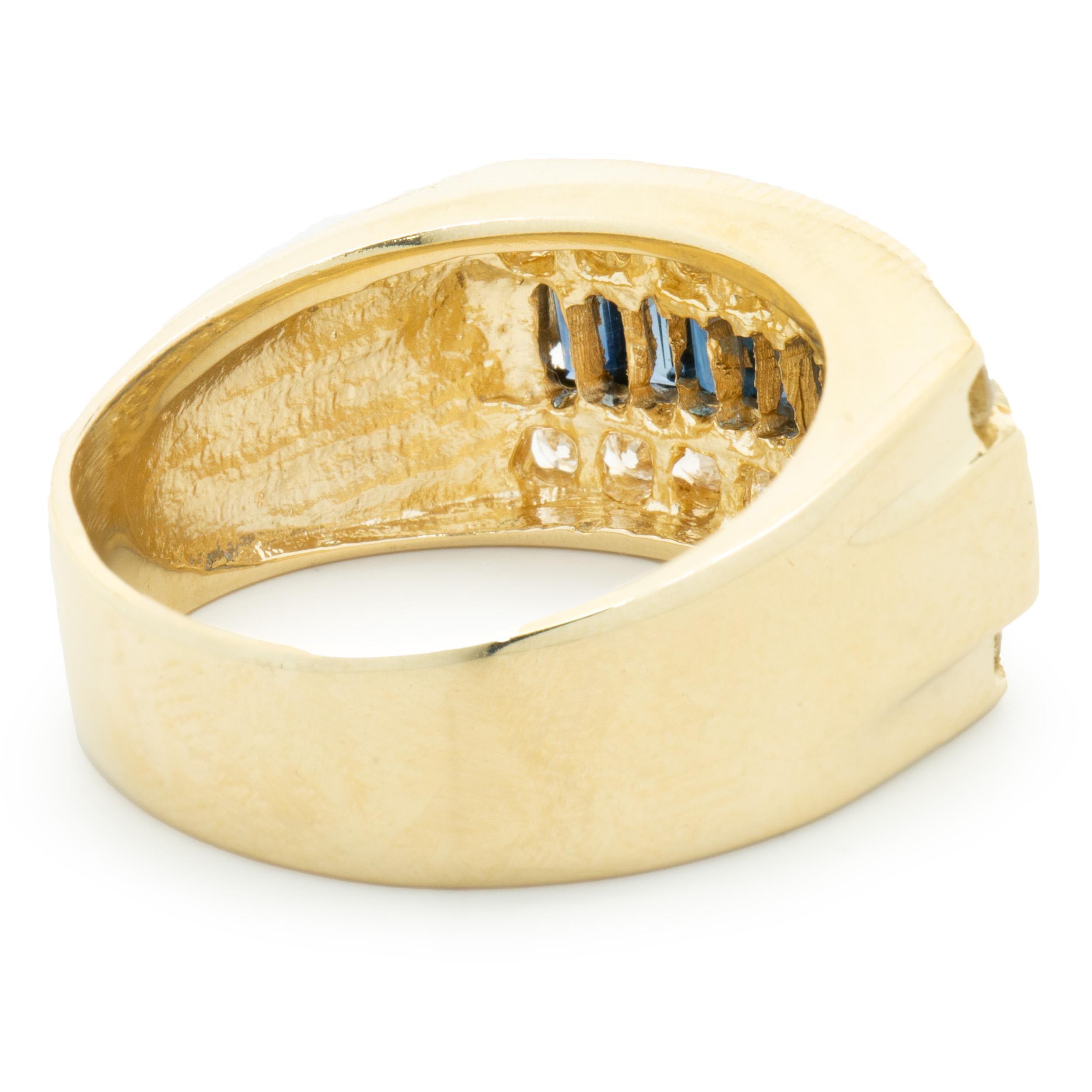 14 Karat Gelbgold Ring mit drei Reihen Diamanten und Saphiren in Kanalfassung (Baguetteschliff)