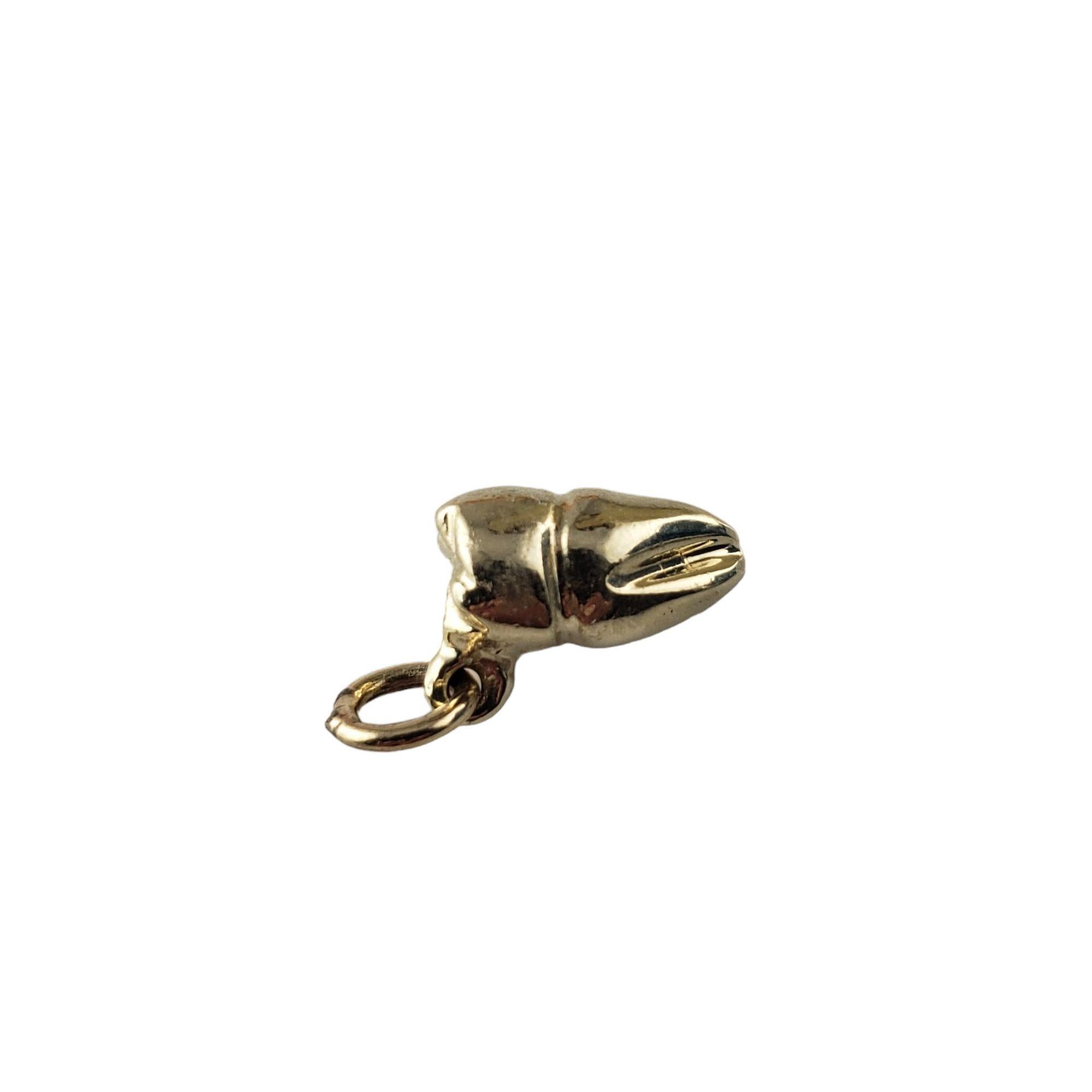 14 Karat Yellow Gold Tooth Charm In Good Condition In Washington Depot, CT