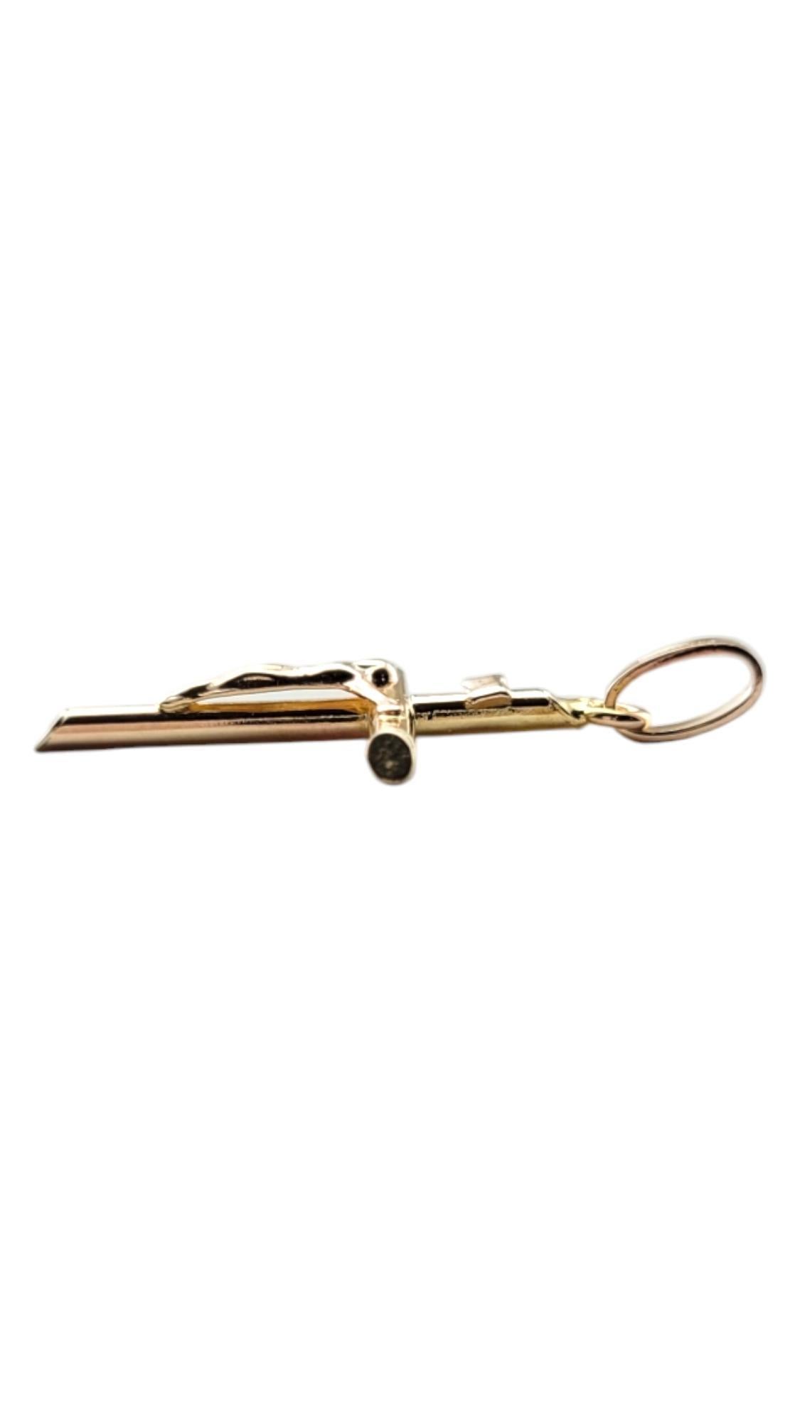 Pendentif croix cure-dents en or jaune 14 carats #20905 en vente 1