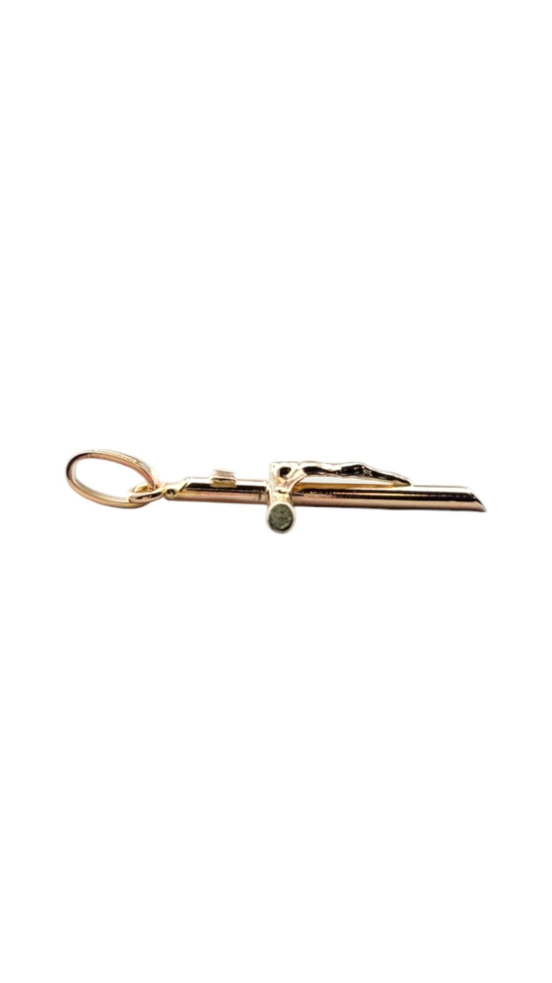 Pendentif croix cure-dents en or jaune 14 carats #20905 en vente 3