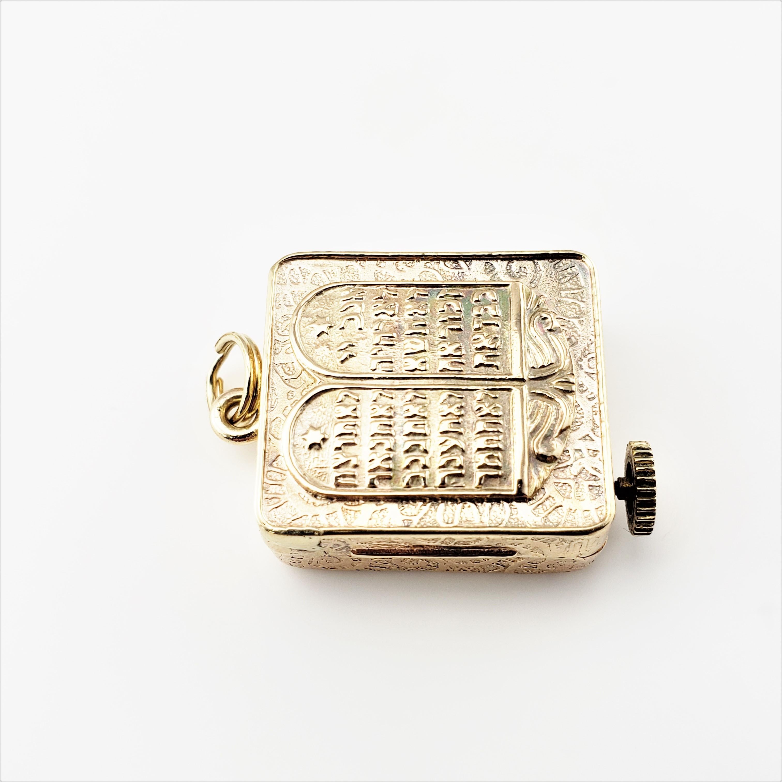 14 Karat Yellow Gold Torah Judaica Ten Commandments Mechanical Music Box Charm-

This stunning 3D mechanical charm features the Ten Commandments tablets crafted in beautifully detailed 14K yellow gold.  The dial at the bottom winds up the music box