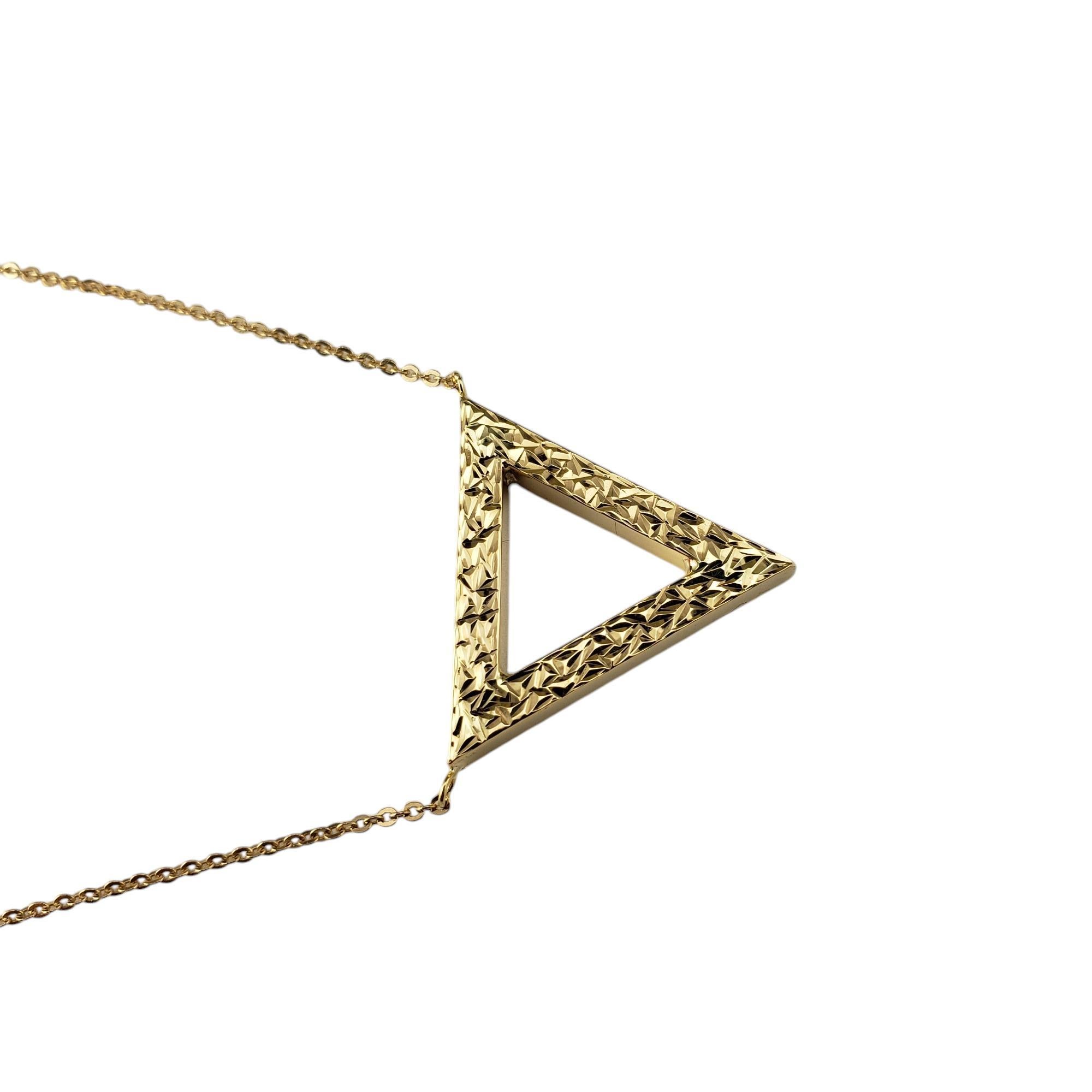 Moderne Collier pendentif triangulaire en or jaune 14 carats n° 20634 en vente