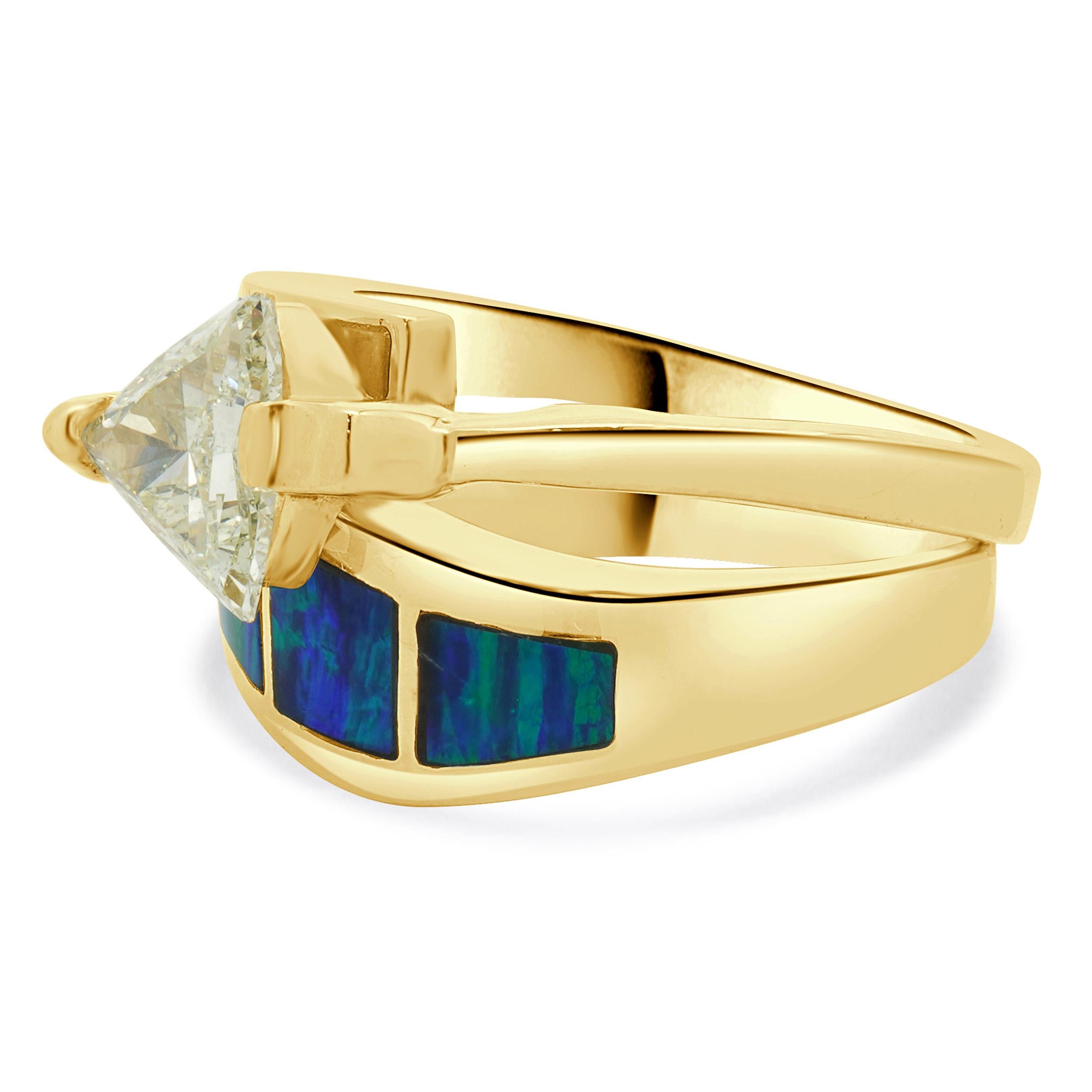 14 Karat Yellow Gold Trillion Cut Diamond Opal Inlay Engagement Ring Excellent état - En vente à Scottsdale, AZ