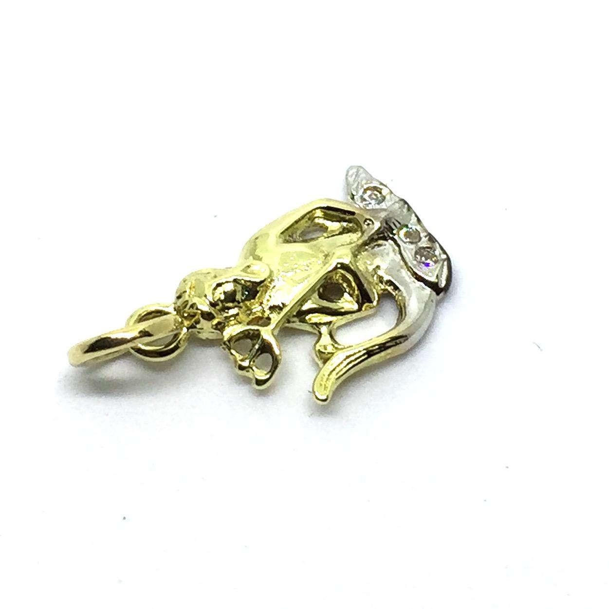 Vintage 14 Karat Yellow Gold Triton Charm

Triton is a mythological Greek god, the messenger of the sea. 

This charm features a merman holding his trident meticulously detailed in 14K gold. 

Size: 17 mm x 10 mm (actual charm) 

Weight: 0.7 dwt. /
