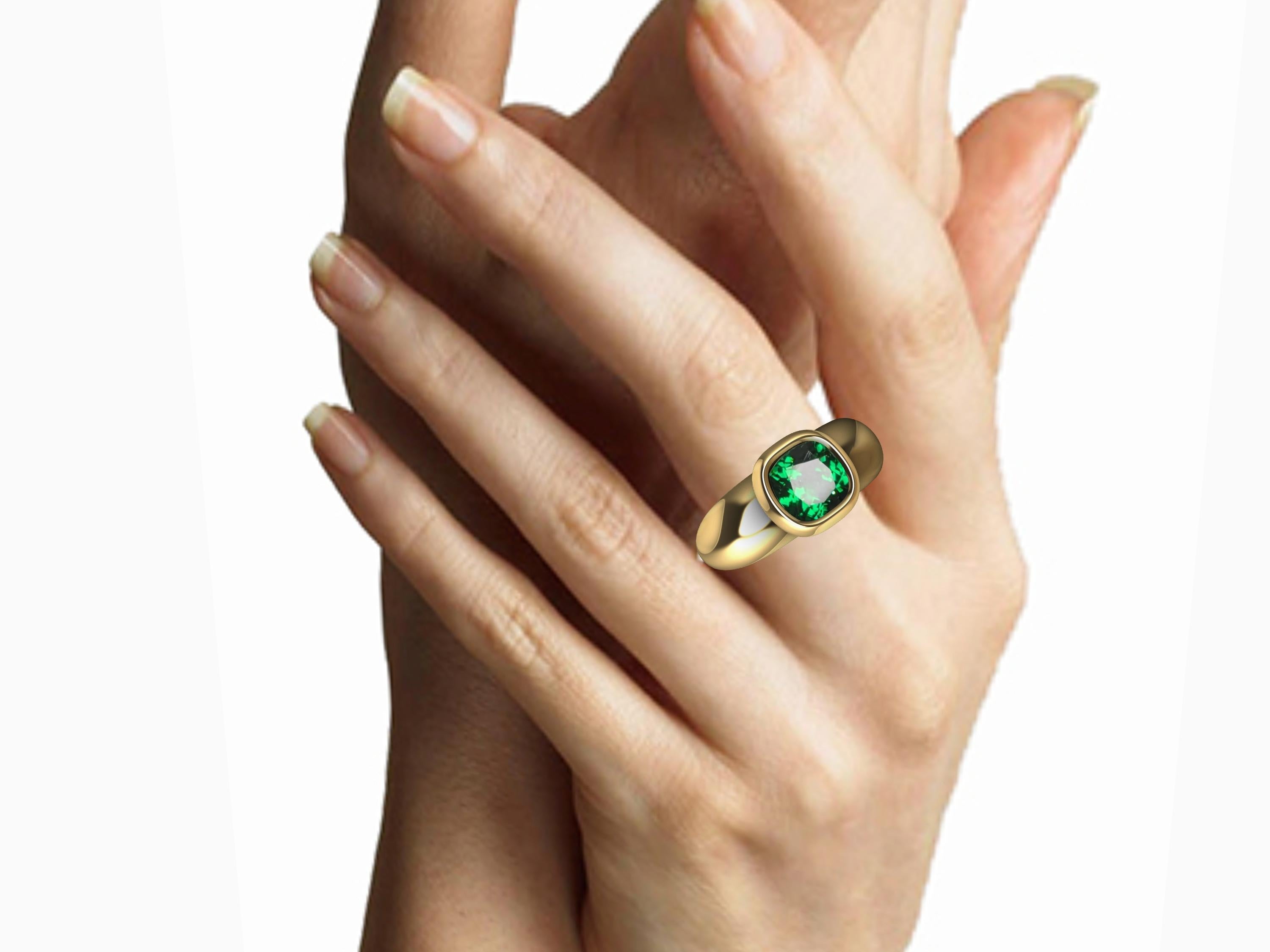 14 Karat Yellow Gold Tsavorite Sculpture Ring In New Condition For Sale In New York, NY
