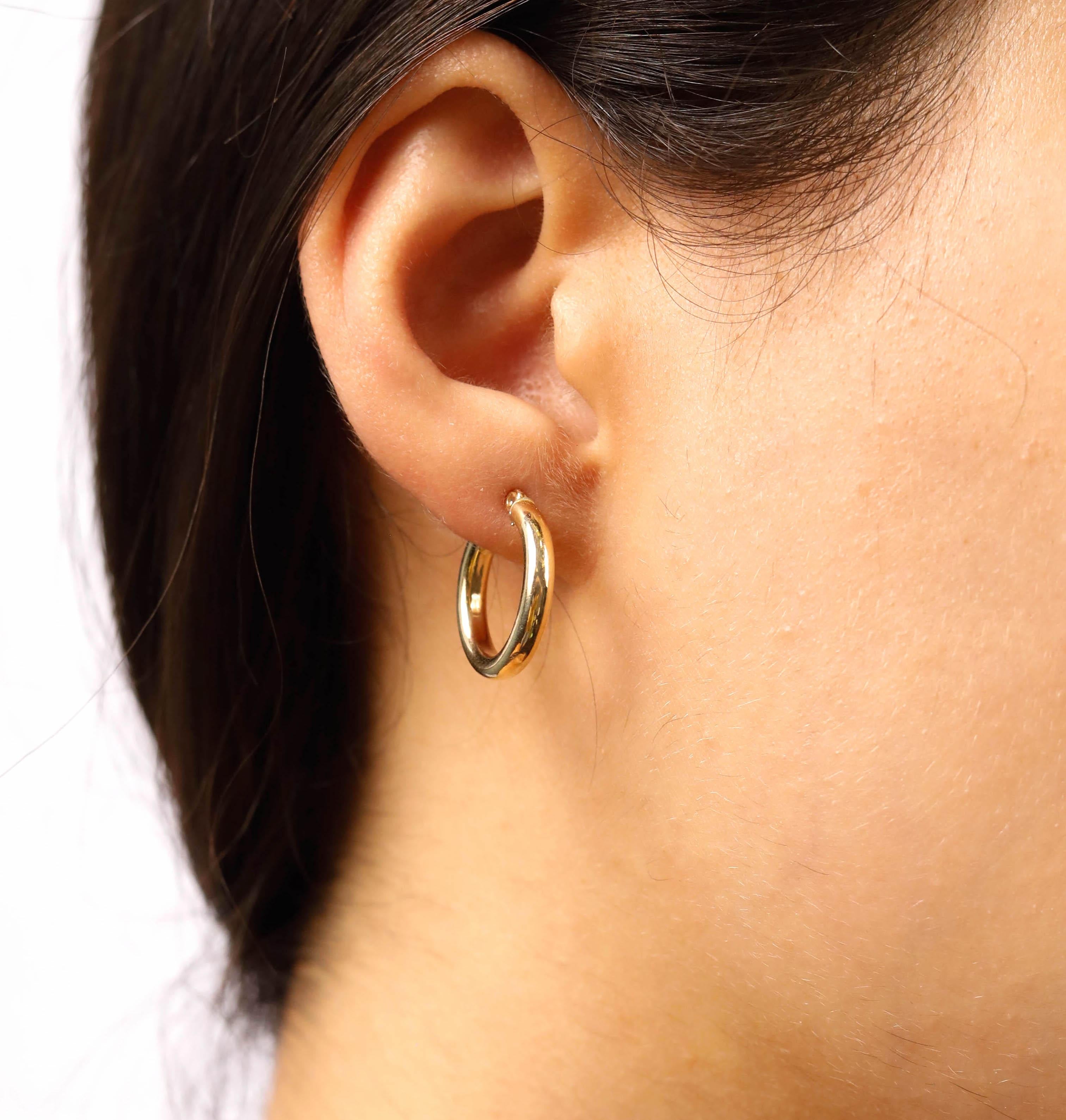 Women's 14 Karat Yellow Gold Tube Hoop Earrings