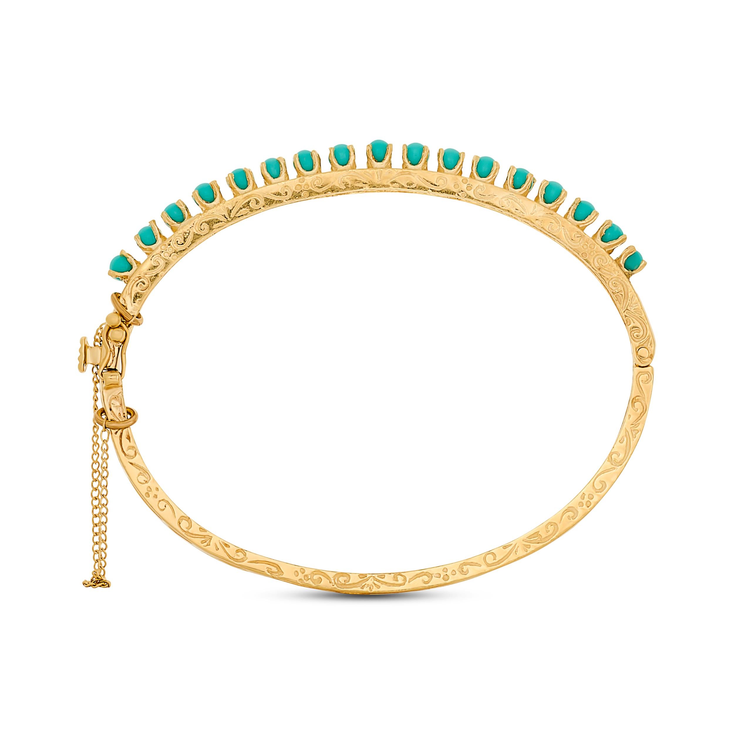 Ce délicat bracelet en or jaune 14k présente une rangée continue de cabochons de turquoise vibrante, sertis dans un cadre ajouré finement détaillé.

6.25