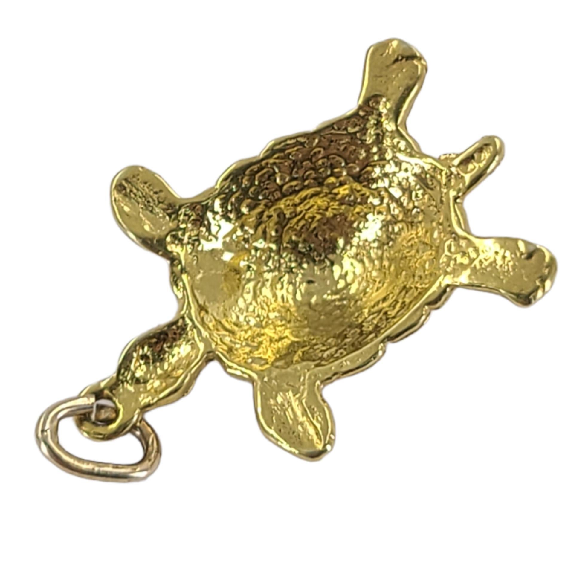 Yellow Gold Turtle Charm Pendant In Good Condition In Coral Gables, FL