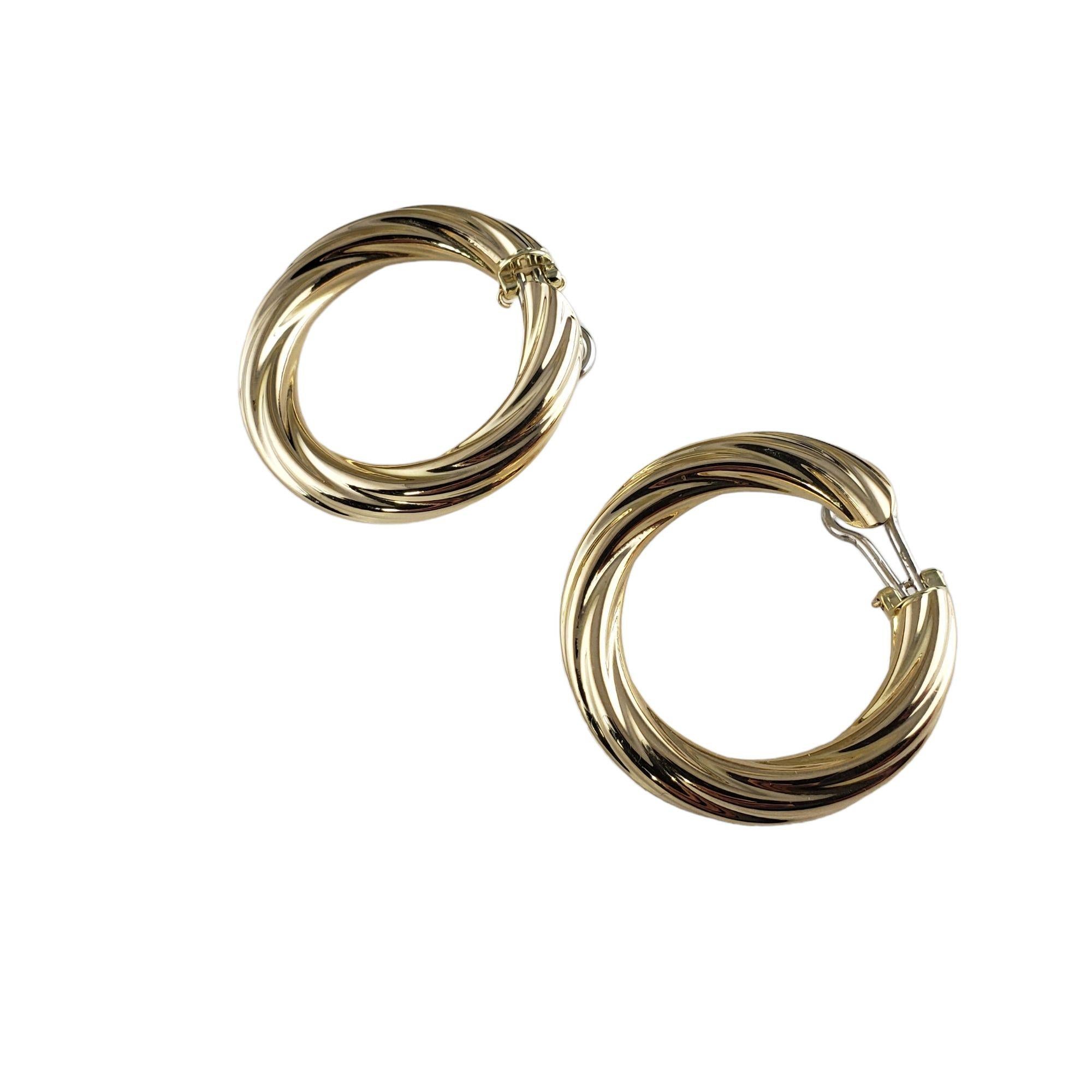 14 Karat Yellow Gold Twist Hoop Earrings In Good Condition For Sale In Washington Depot, CT