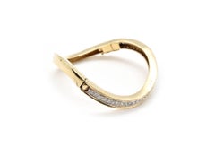 14 Karat Yellow Gold Twisted 1.68 Carat Diamond Hinged Bangle Bracelet
