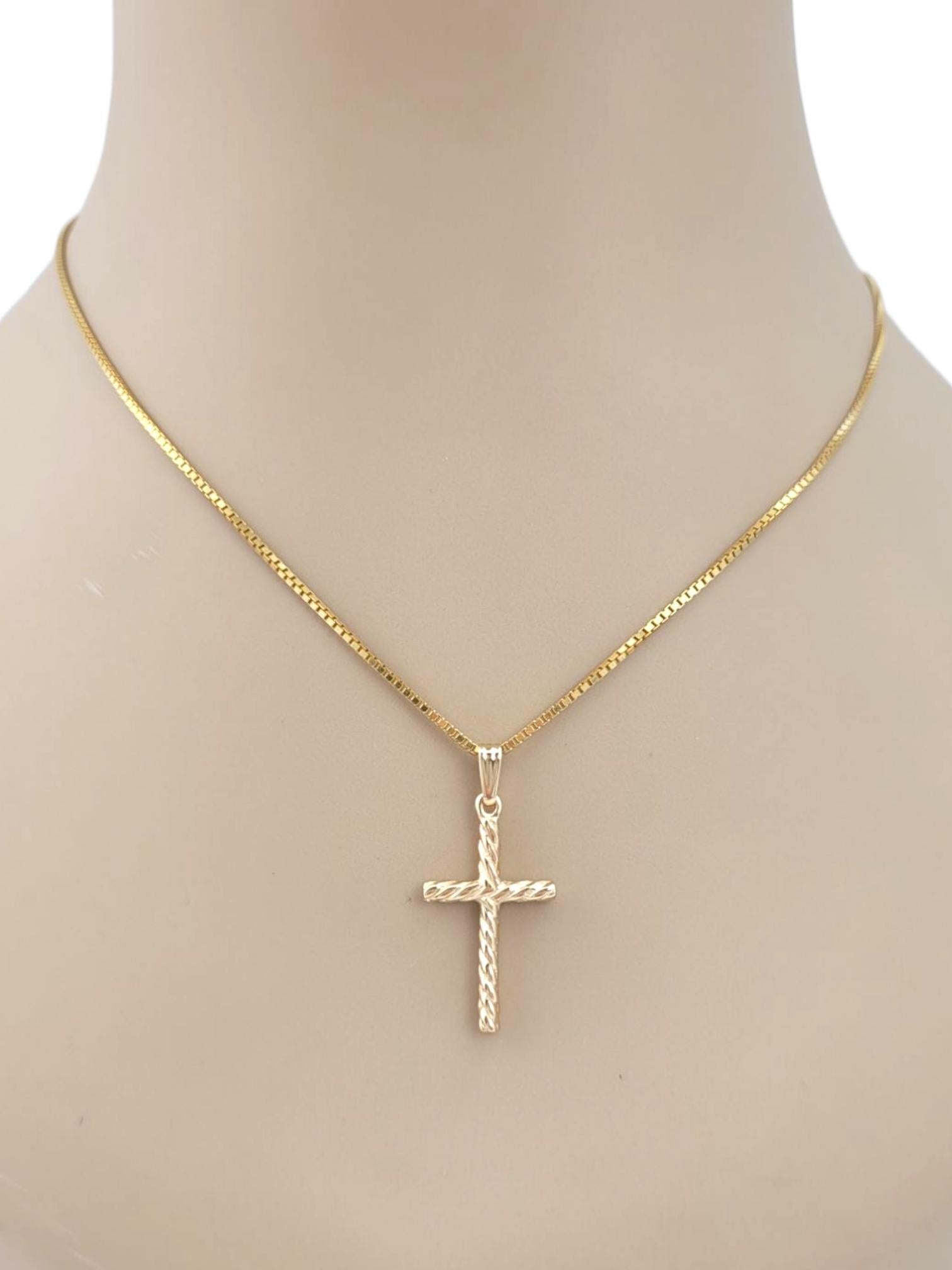 14 Karat Yellow Gold Twisted Cross Pendant #21655 in vendita 1