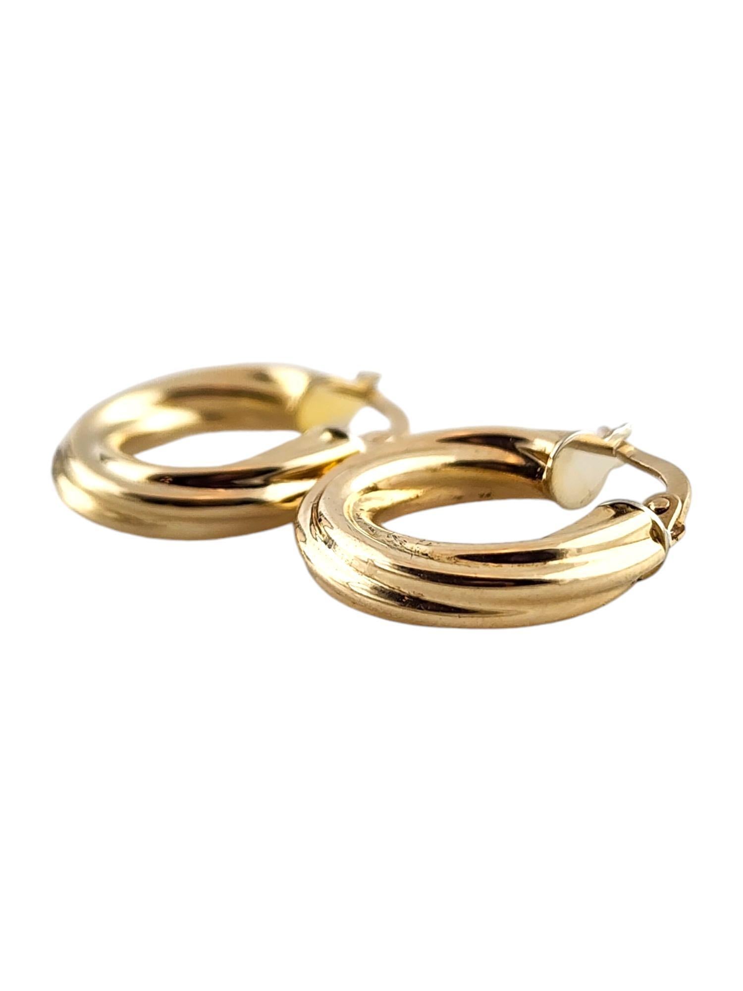 14 Karat Gelbgold gedrehte Creolen #18783 gedrehte Creolen im Zustand „Gut“ im Angebot in Washington Depot, CT