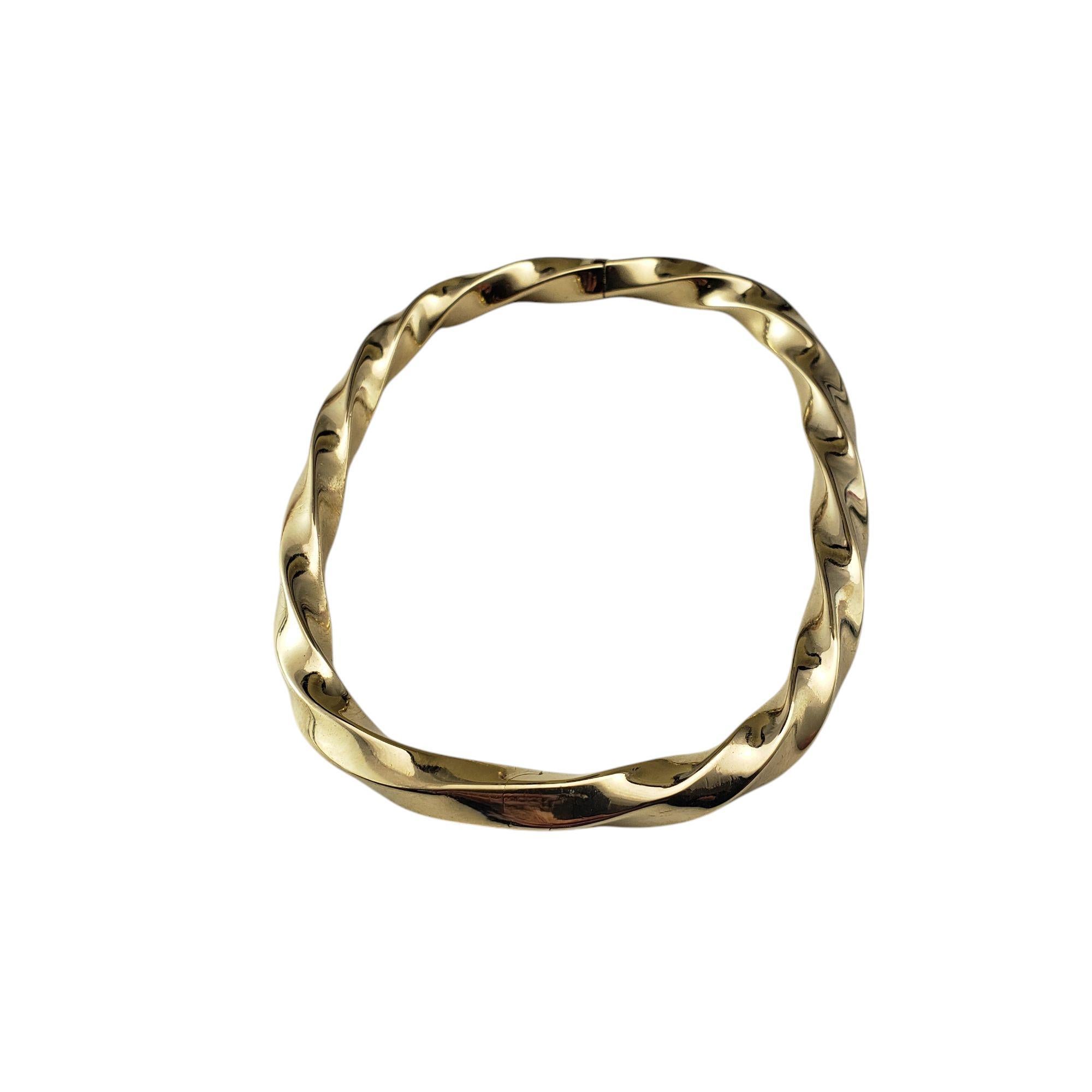 Contemporain Bracelet carré torsadé en or jaune 14 carats #21119 en vente
