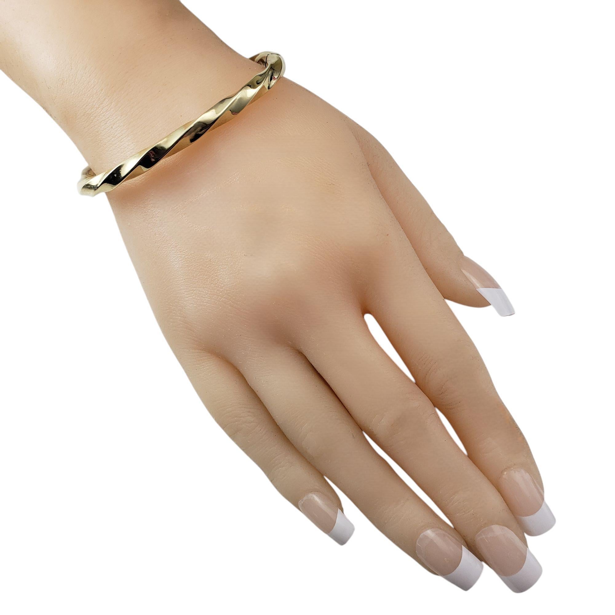 Bracelet carré torsadé en or jaune 14 carats #21119 en vente 1
